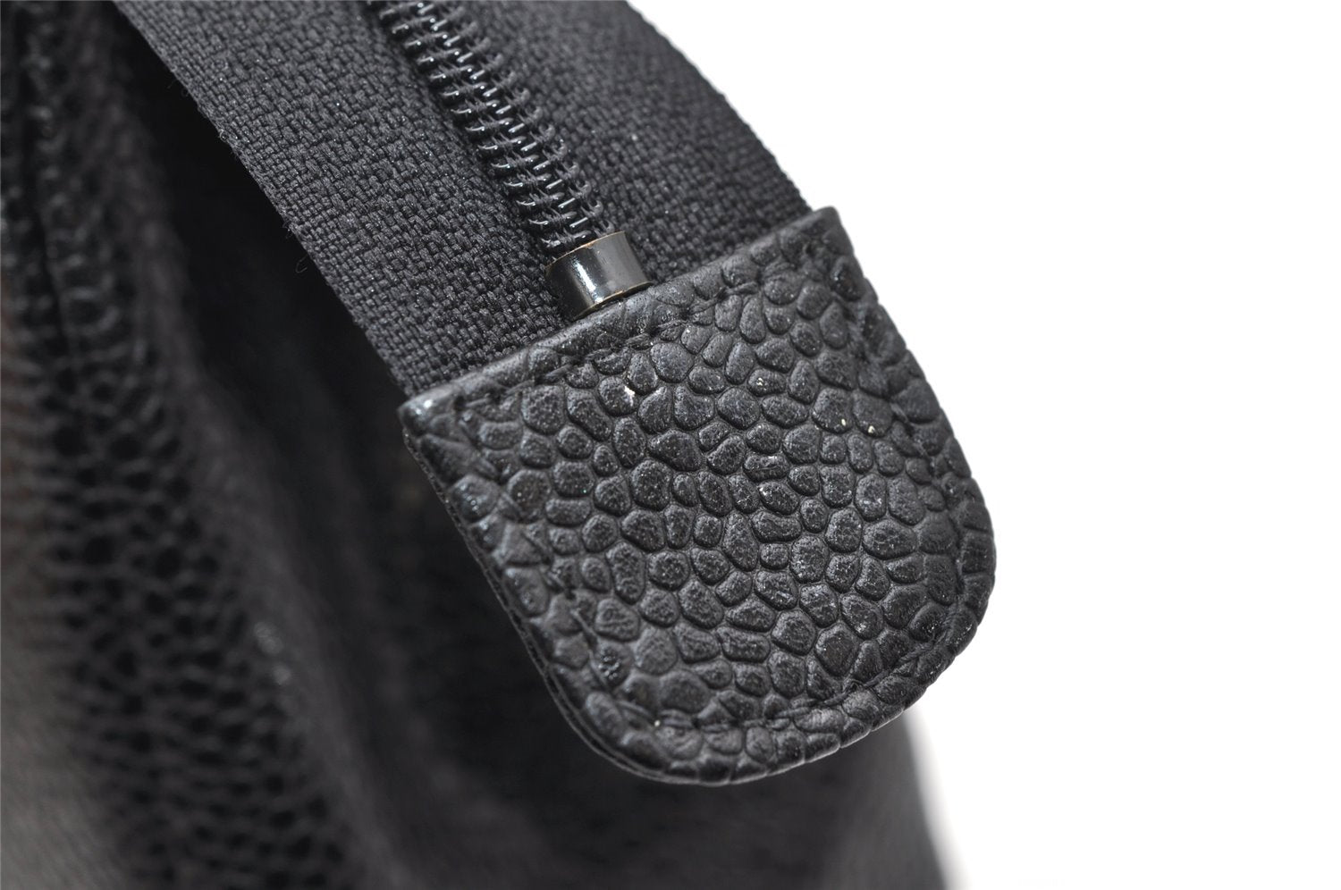 Authentic CHANEL Caviar Skin CC Logo Cosmetic Pouch Purse Black Junk 4714K