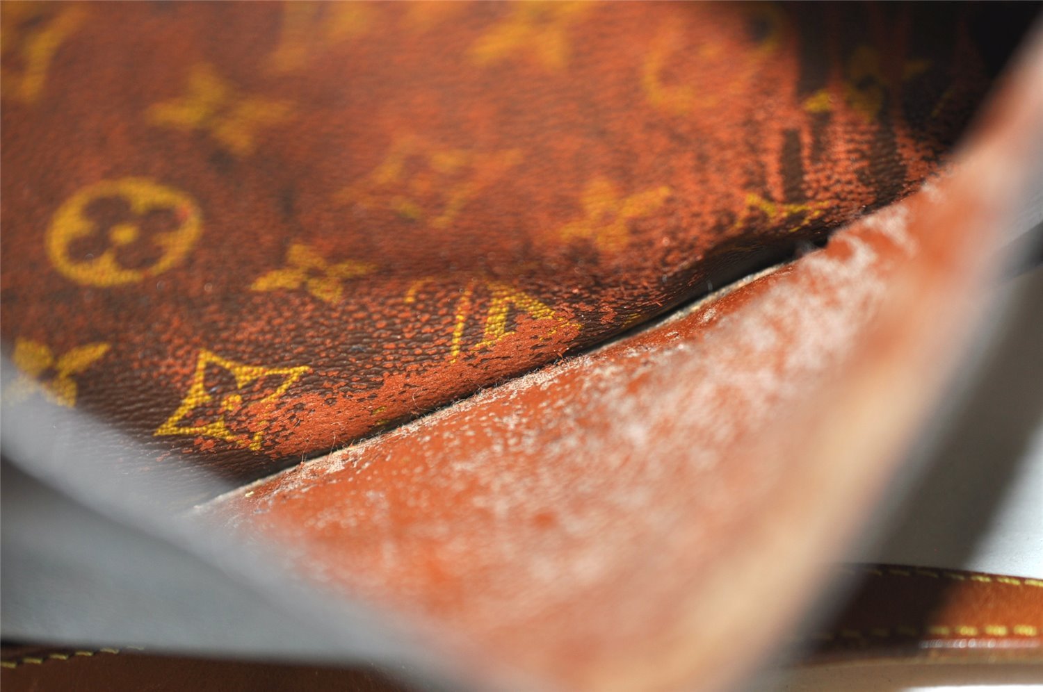 Authentic Louis Vuitton Monogram Saint Cloud GM M51242 Shoulder Cross Bag 4724K