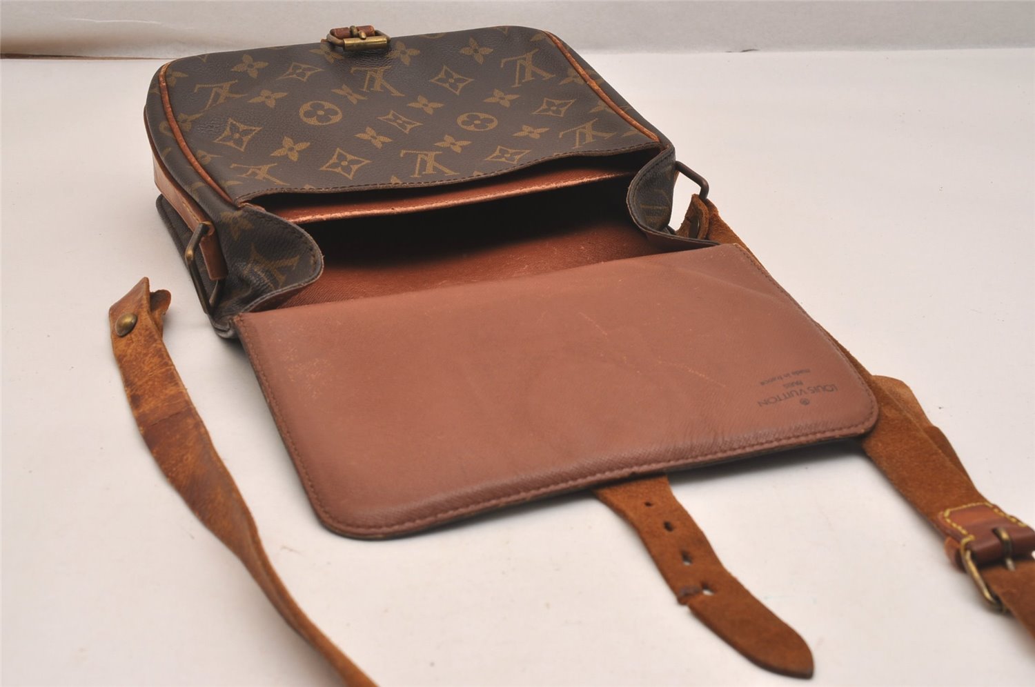 Authentic Louis Vuitton Monogram Cartouchiere MM M51253 Shoulder Bag Junk 4729J
