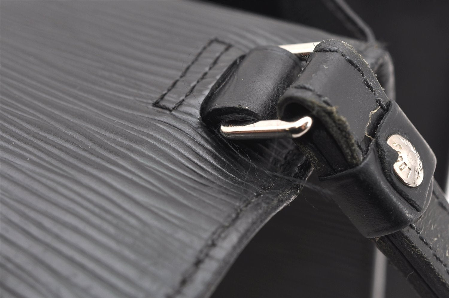 Authentic Louis Vuitton Epi Sellier Dragonne Clutch Bag Black M52762 LV 4729K