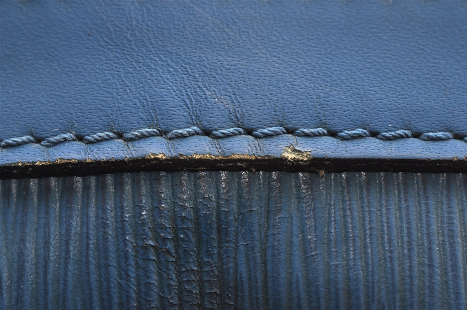 Authentic Louis Vuitton Epi Petit Noe Shoulder Drawstring Bag M44105 Blue 4736I