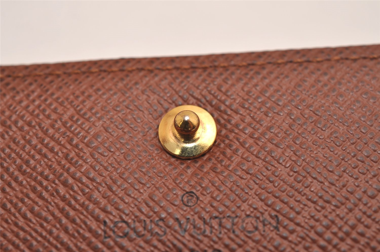 Authentic Louis Vuitton Monogram Multicles 4 Four Hooks Key Case M62631 LV 4745J