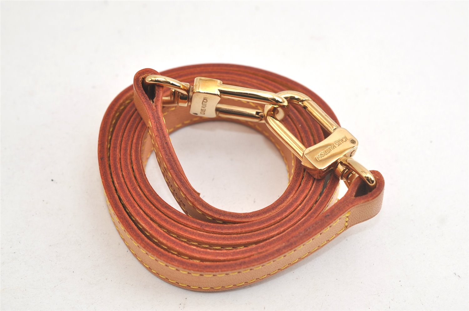 Authentic Louis Vuitton Leather Shoulder Strap Beige 39.4