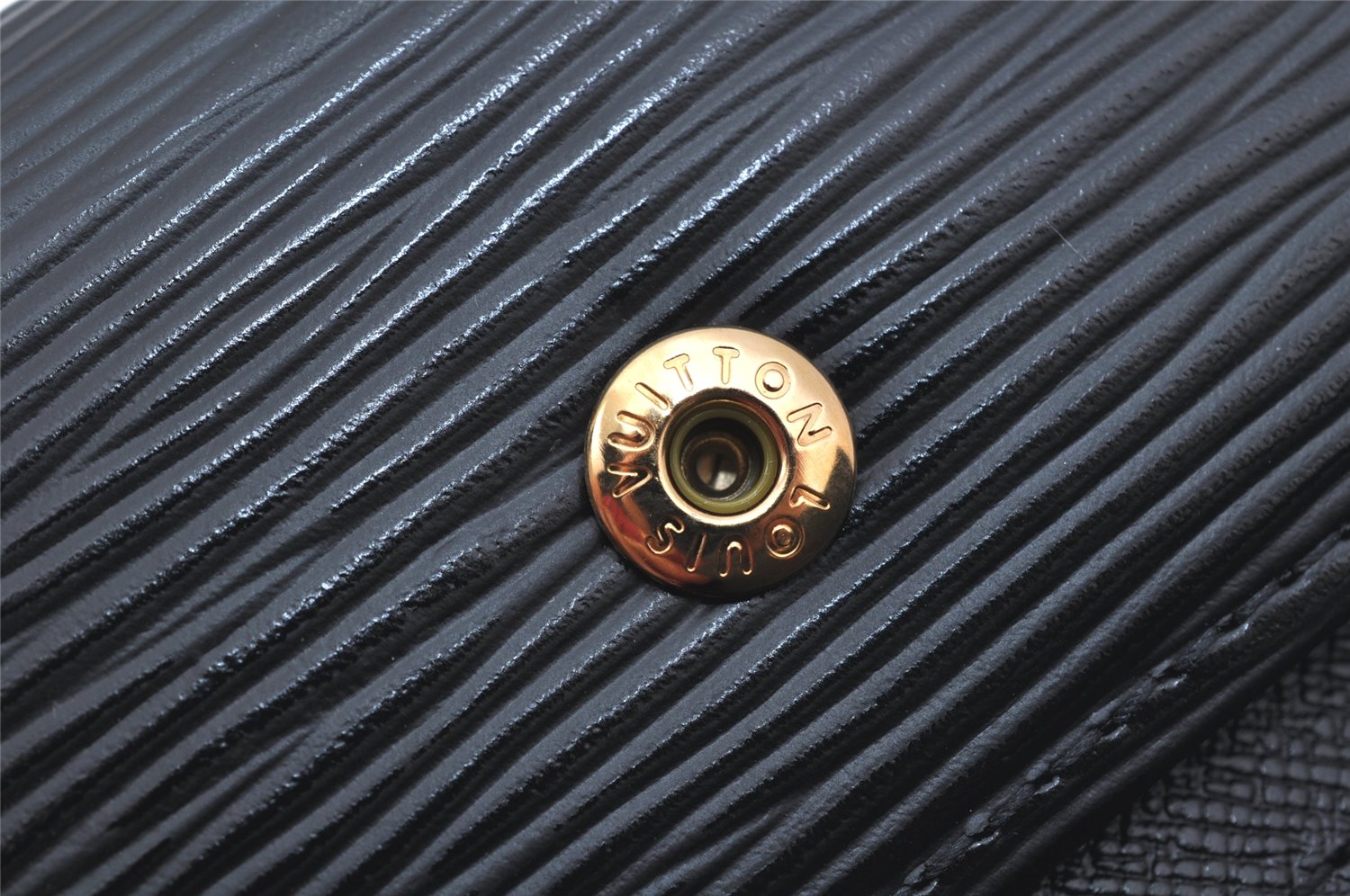 Authentic Louis Vuitton Epi Multicles 6 Key Case Black M63812 LV 4748K