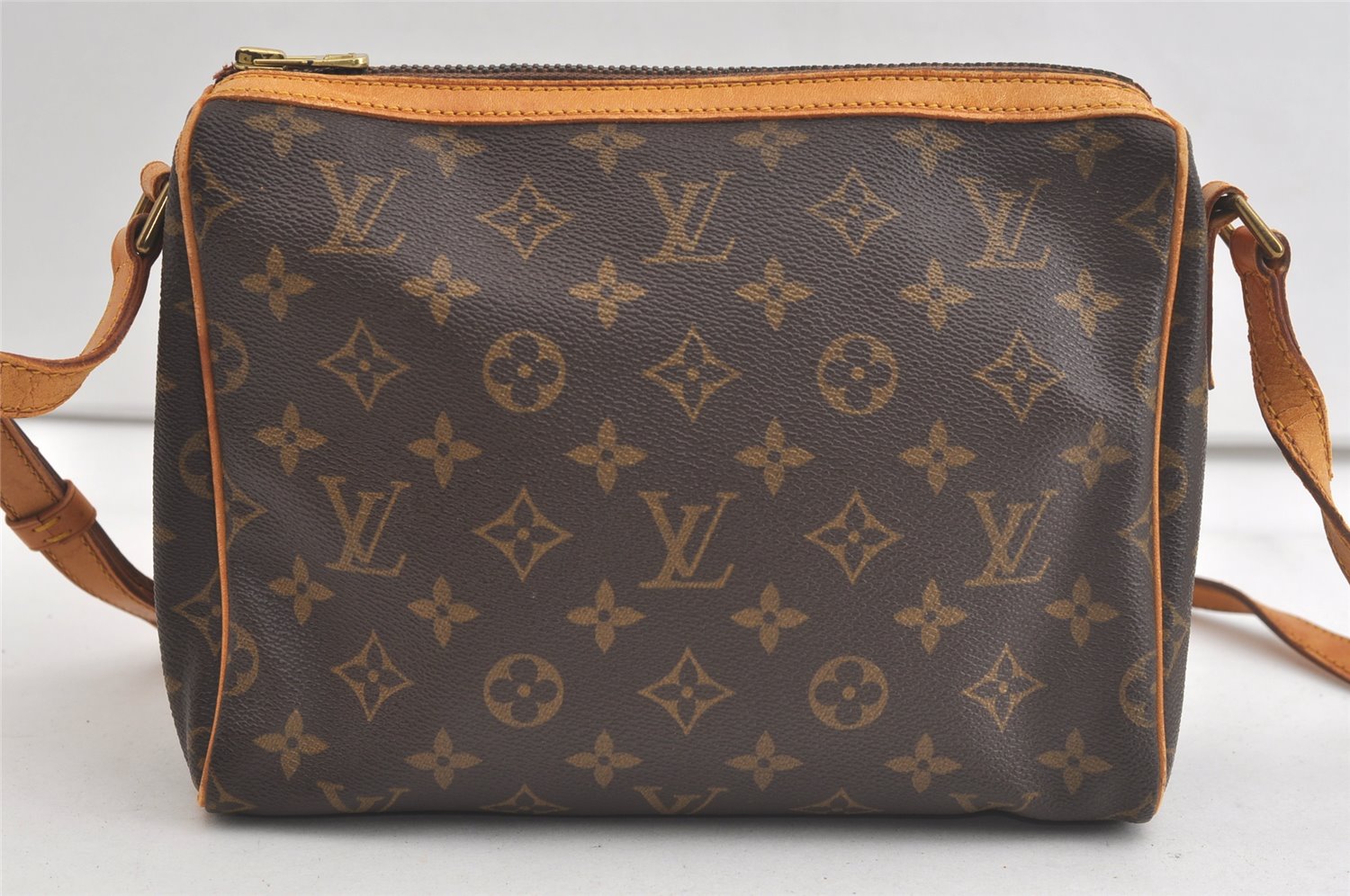Authentic Louis Vuitton Monogram Tulleries PM Shoulder Cross Bag M51350 LV 4758K