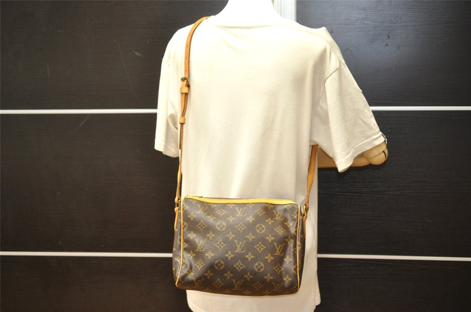 Authentic Louis Vuitton Monogram Tulleries PM Shoulder Cross Bag M51350 LV 4758K