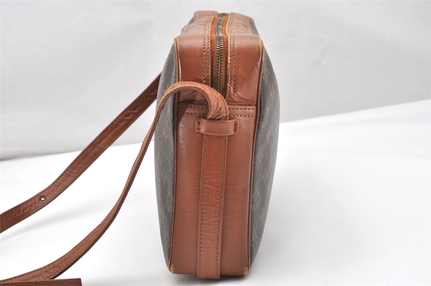 Authentic Louis Vuitton Monogram Sac Bandouliere 35 Shoulder Bag Old Model 4759K