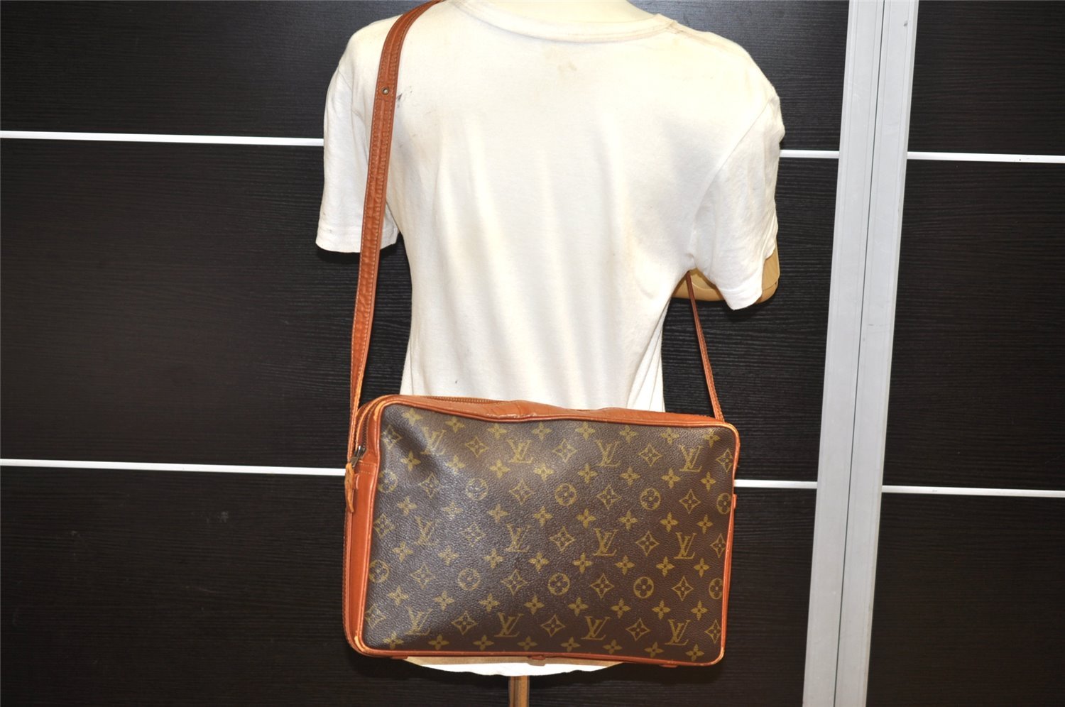 Authentic Louis Vuitton Monogram Sac Bandouliere 35 Shoulder Bag Old Model 4759K