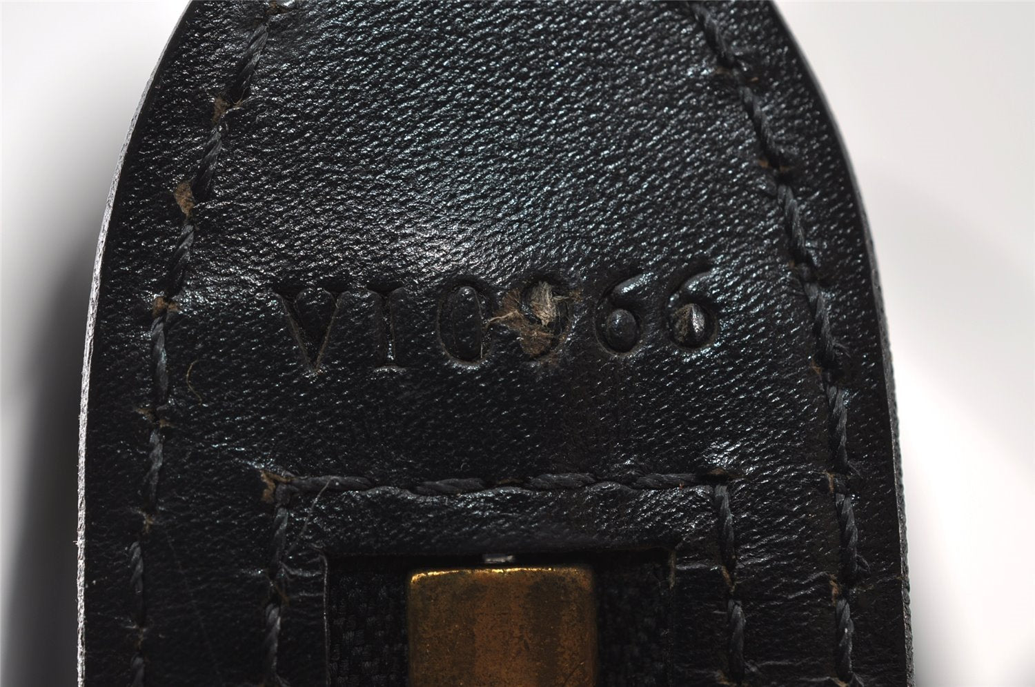 Louis Vuitton Epi Saint Jacques Poignet Long Shoulder Bag Black M52332 LV 4760I