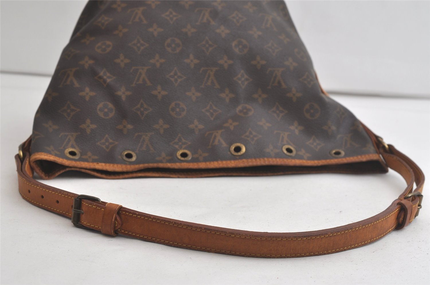 Authentic Louis Vuitton Monogram Petit Noe M42226 Shoulder Drawstring Bag 4761K