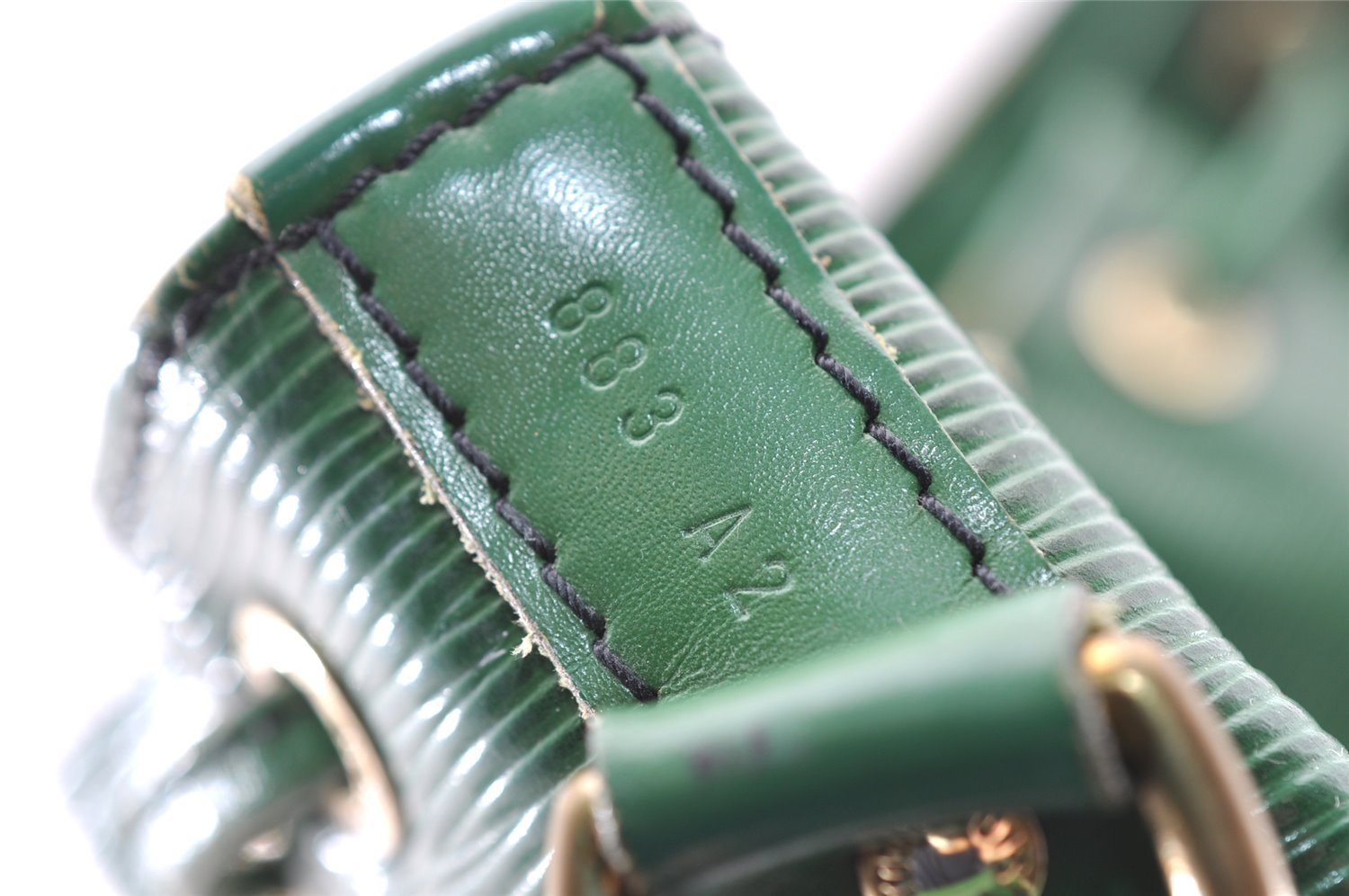 Authentic Louis Vuitton Epi Noe Shoulder Drawstring Bag Green M44004 LV 4768I