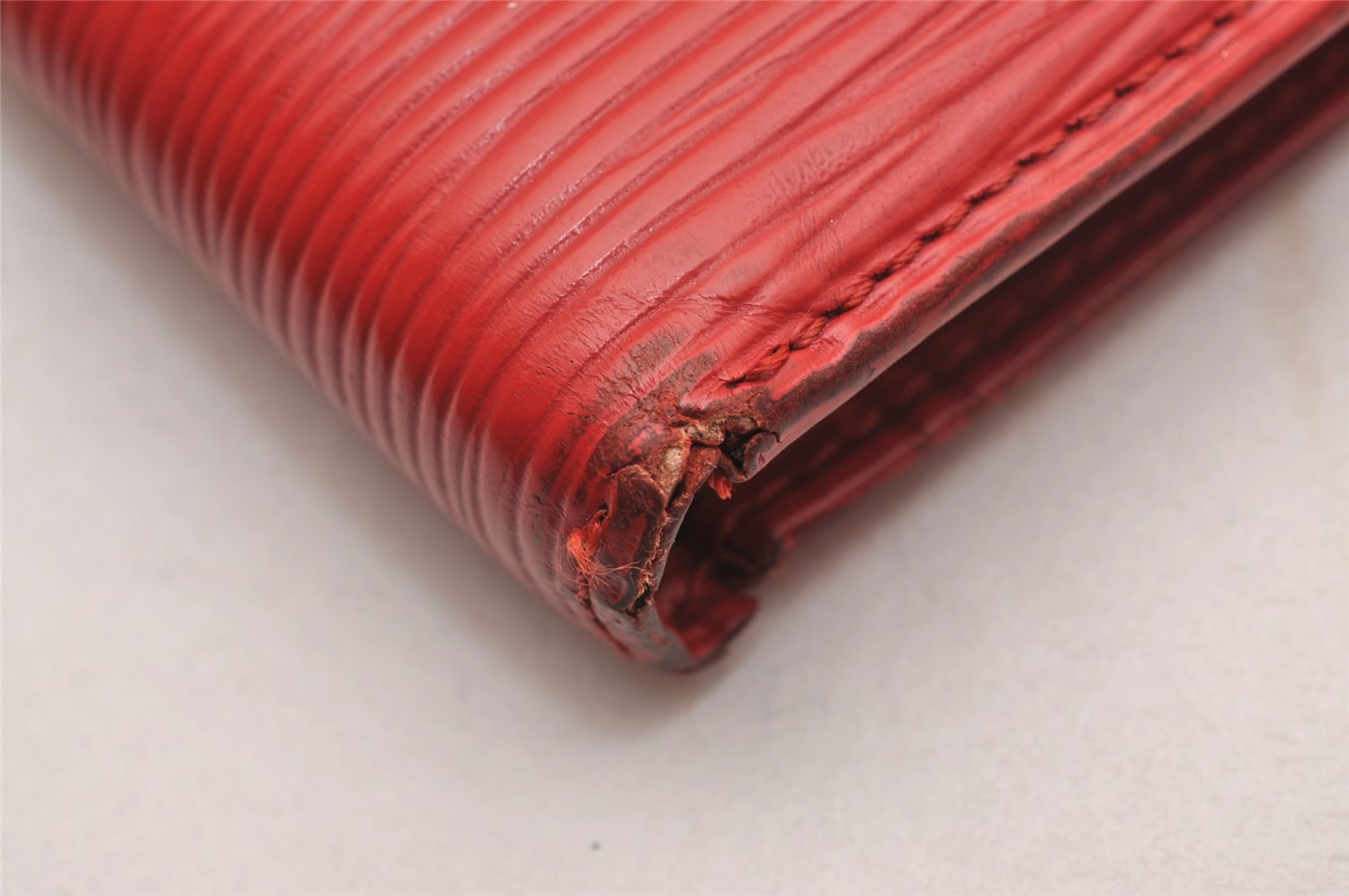 Authentic Louis Vuitton Epi Porte Billets Compact Wallet Red M63557 LV 4776J