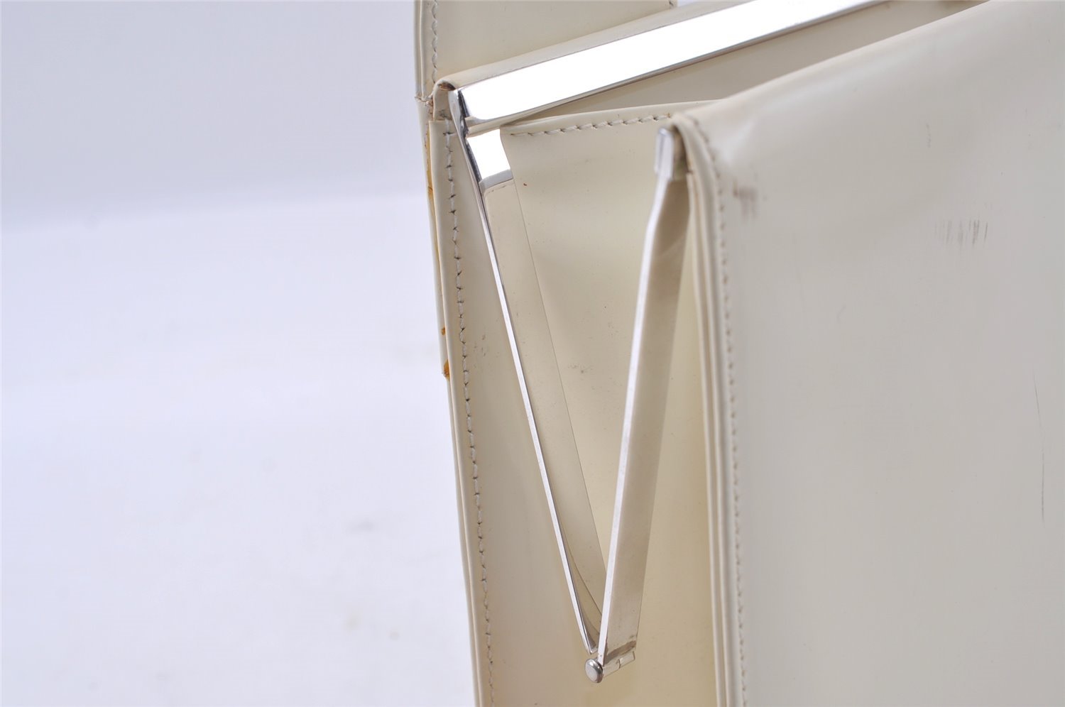 Authentic GUCCI Vintage Shoulder Hand Bag Purse Enamel 0013117 White Junk 4793I