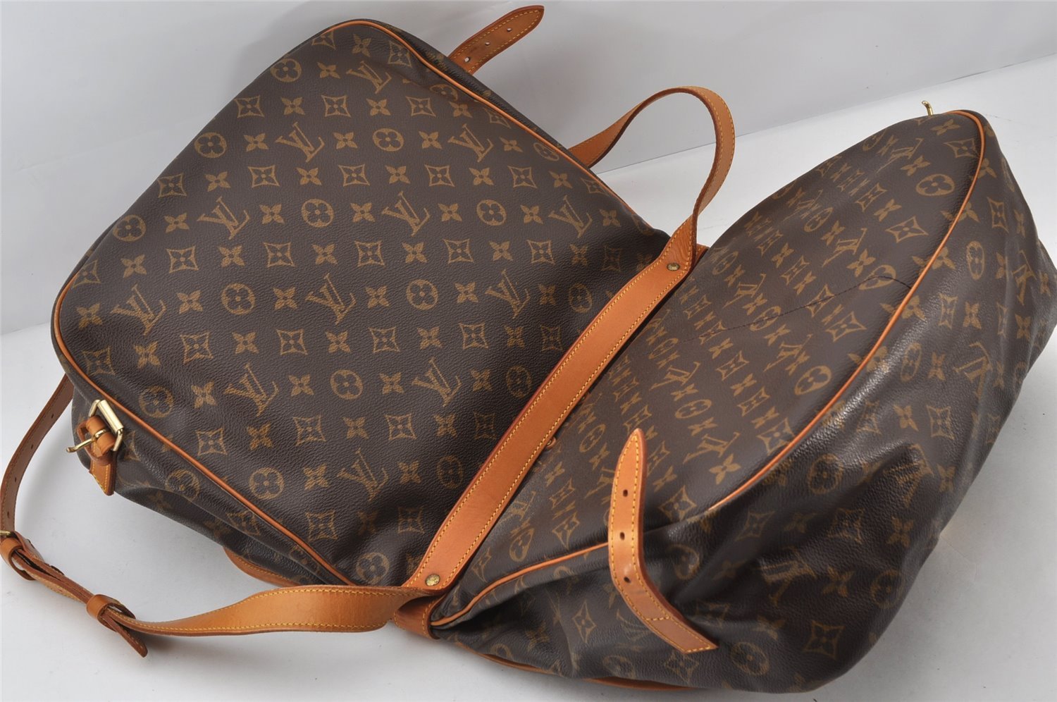 Authentic Louis Vuitton Monogram Saumur 35 Shoulder Cross Bag M42254 LV 4793K