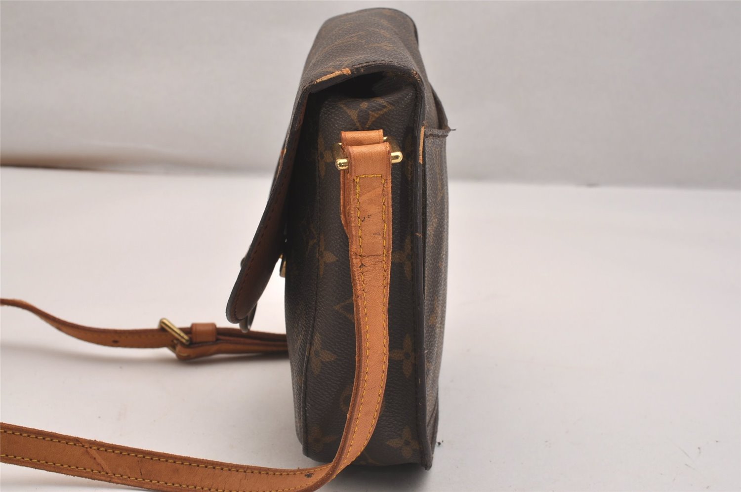 Authentic Louis Vuitton Monogram Saint Cloud MM M51243 Shoulder Cross Bag 4798J