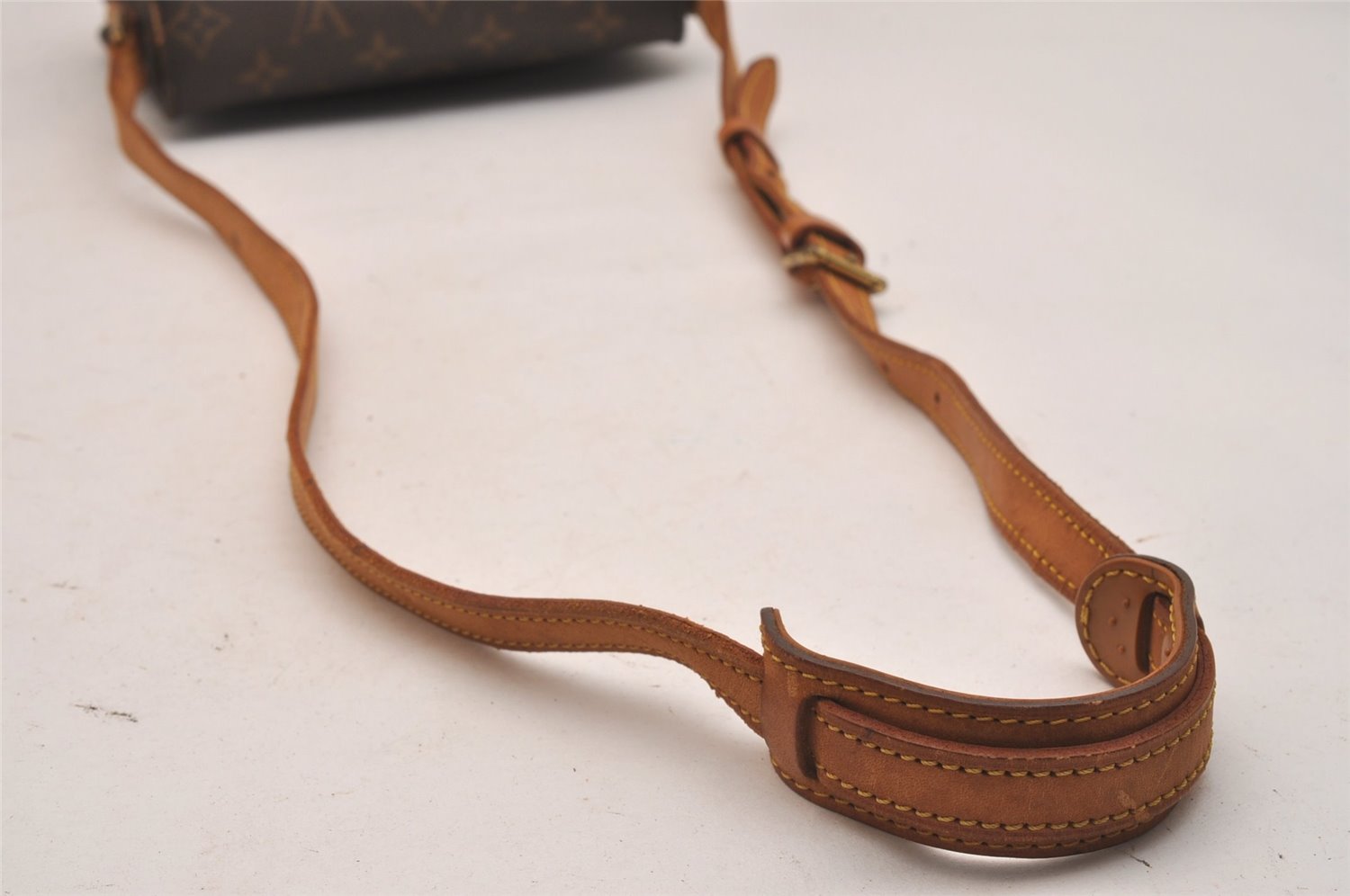 Authentic Louis Vuitton Monogram Saint Cloud MM M51243 Shoulder Cross Bag 4798J