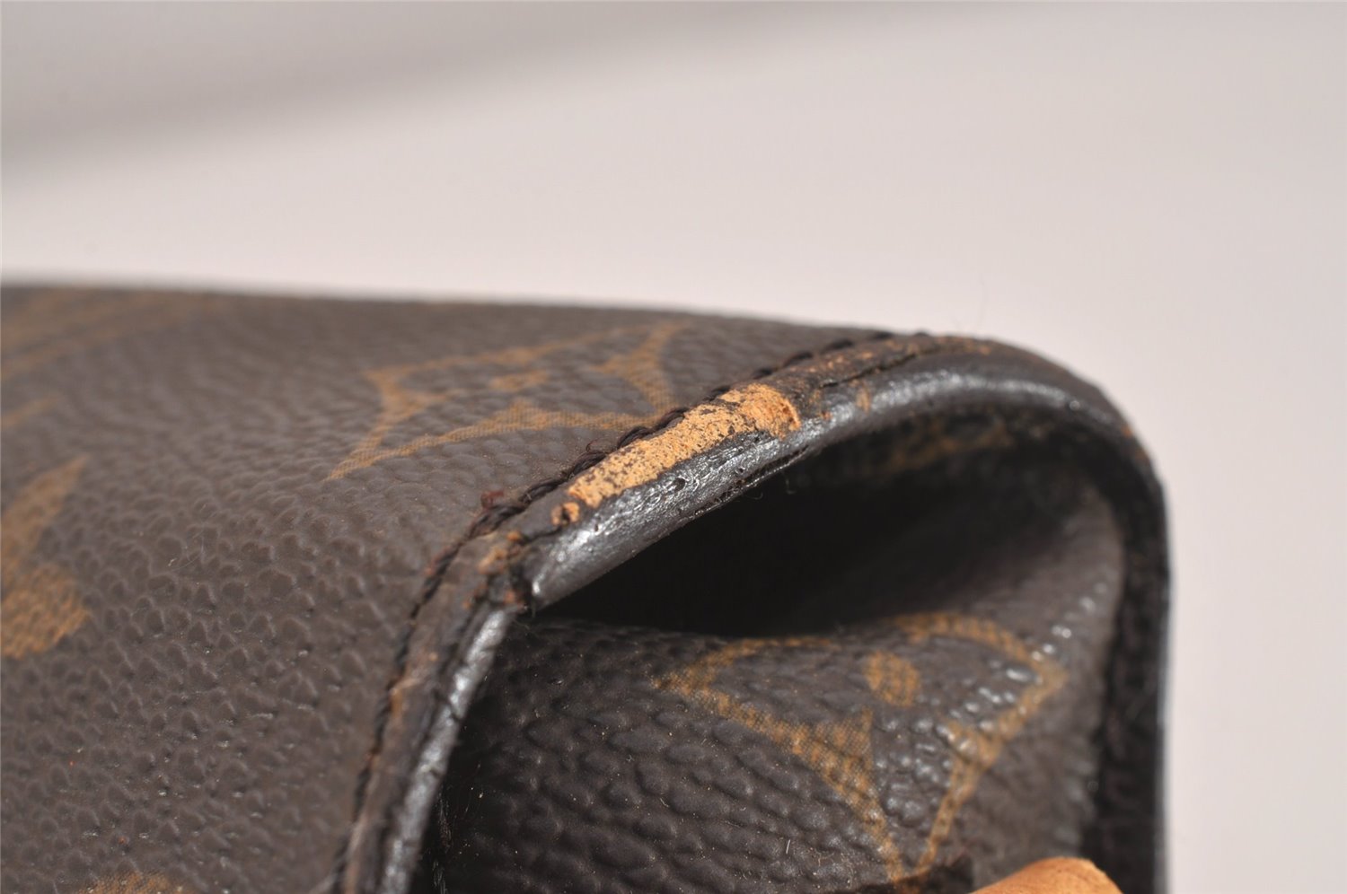 Authentic Louis Vuitton Monogram Saint Cloud MM M51243 Shoulder Cross Bag 4798J