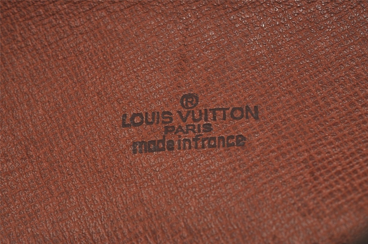 Authentic Louis Vuitton Monogram Saint Cloud MM M51243 Shoulder Cross Bag 4798J