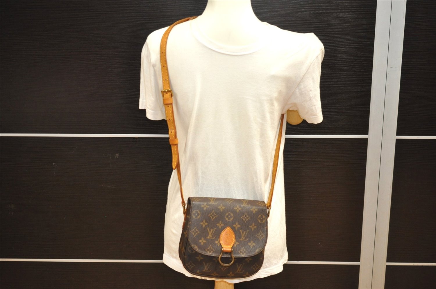 Authentic Louis Vuitton Monogram Saint Cloud MM M51243 Shoulder Cross Bag 4798J