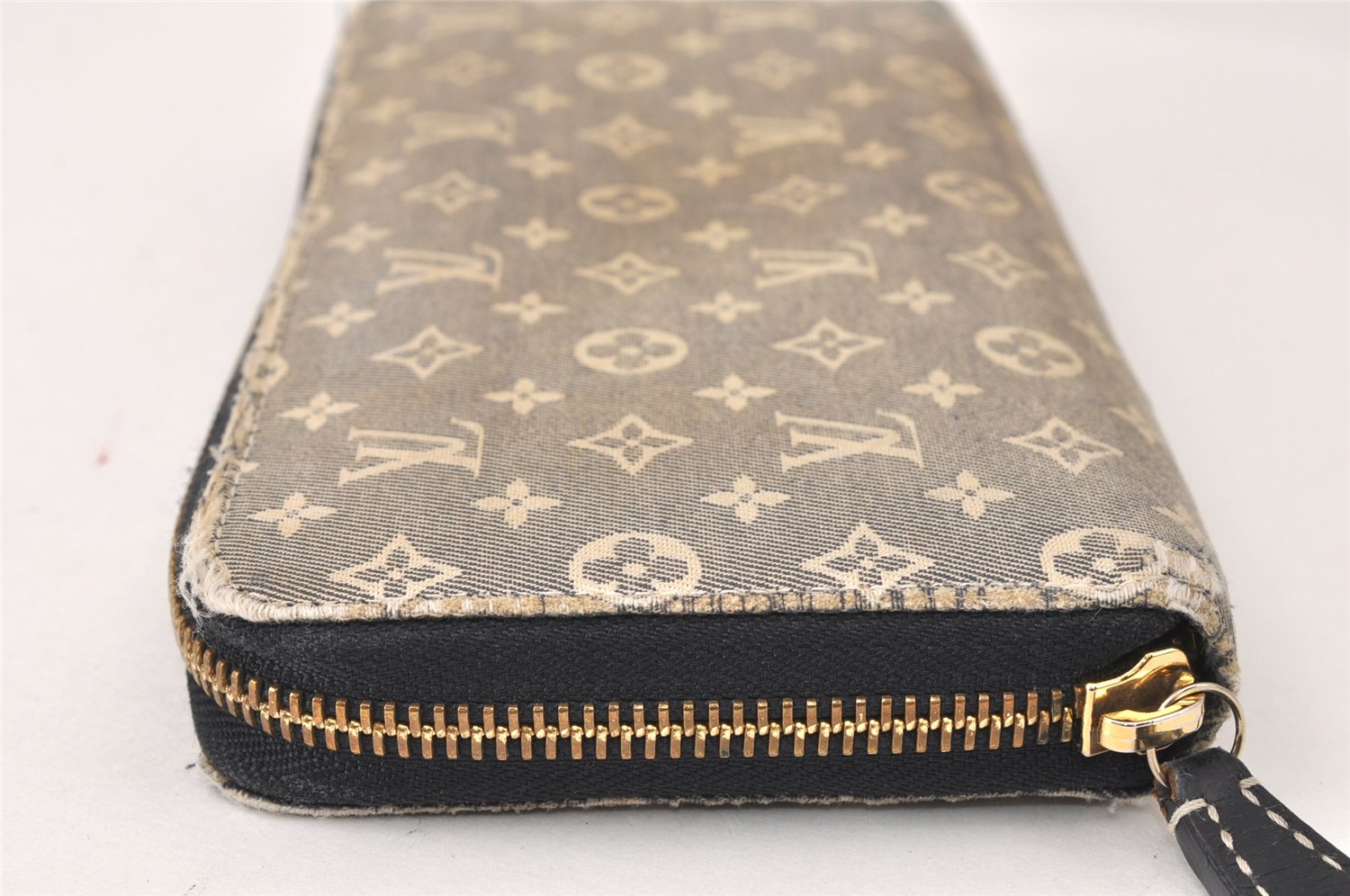 Authentic Louis Vuitton Monogram Idylle Zippy Wallet Blue M63010 LV 4811K