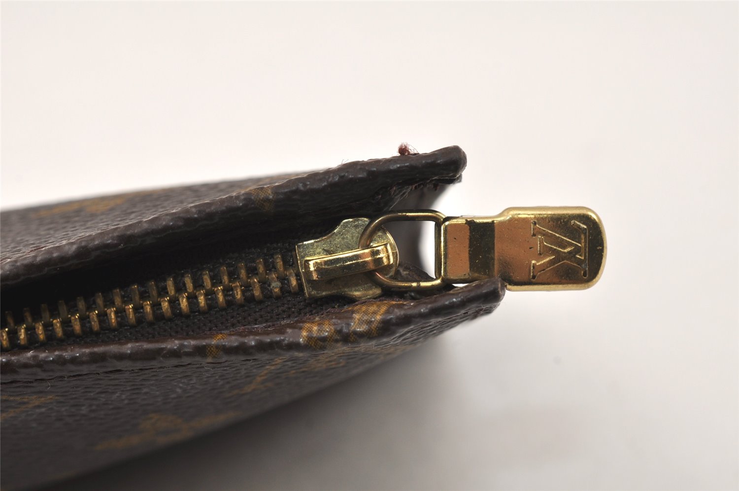 Authentic Louis Vuitton Monogram Pouch For Bucket GM LV Junk 4815K