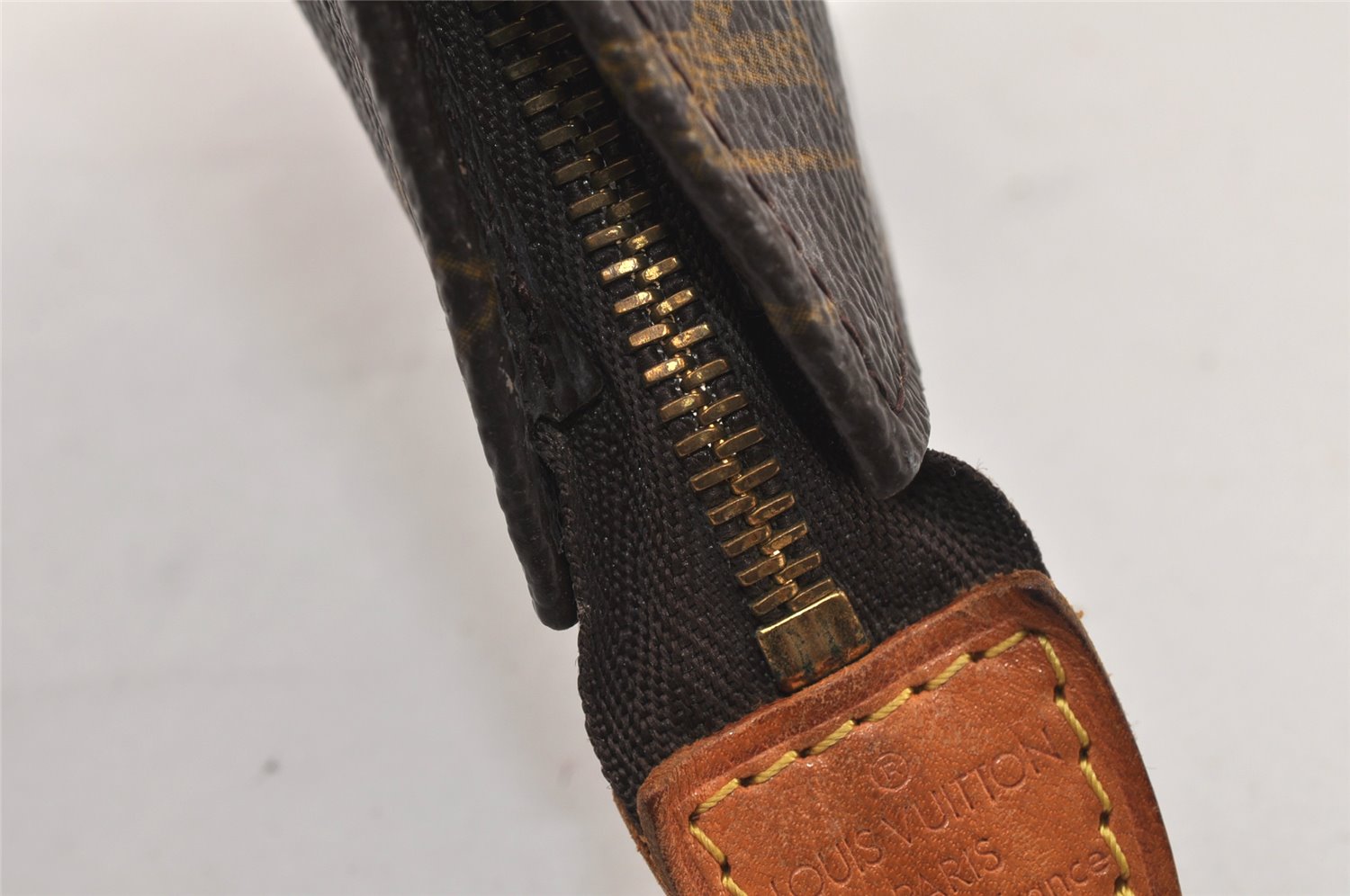 Authentic Louis Vuitton Monogram Pouch For Bucket GM LV Junk 4815K