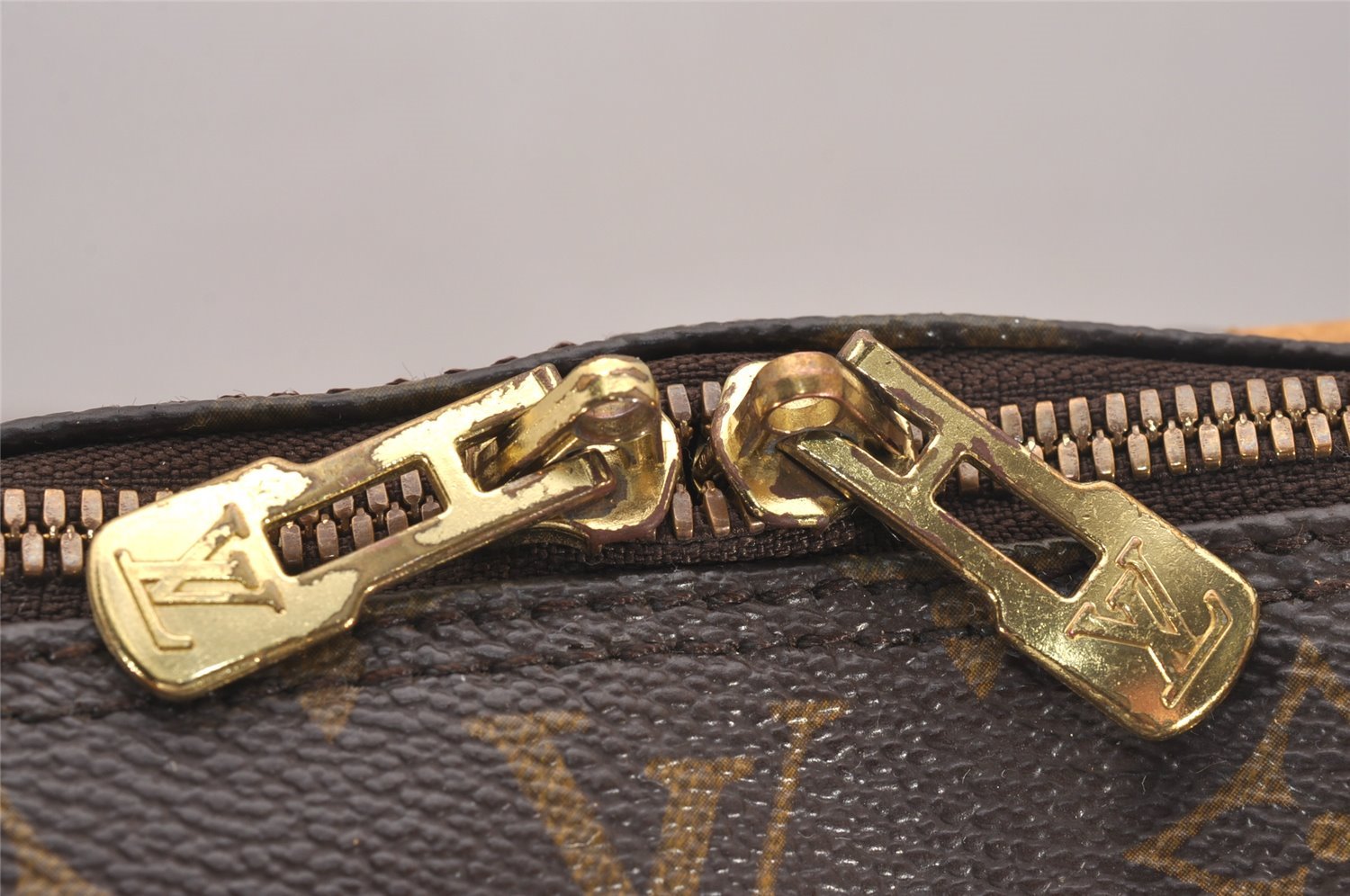 Authentic Louis Vuitton Monogram Alma Hand Bag Purse M51130 LV 4819J