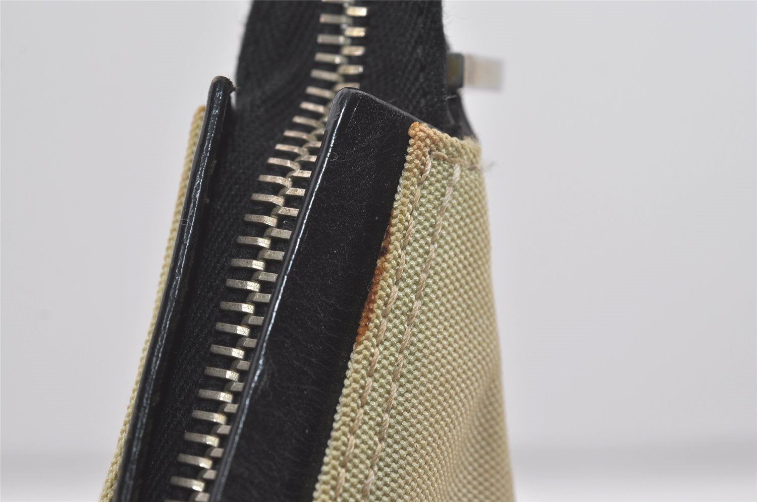 Authentic GUCCI Shoulder Hand Bag Purse Nylon Leather 0000602 White  4823I