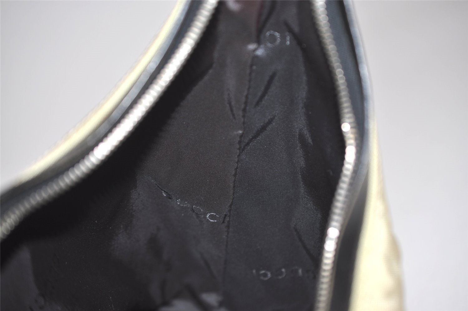 Authentic GUCCI Shoulder Hand Bag Purse Nylon Leather 0000602 White  4823I