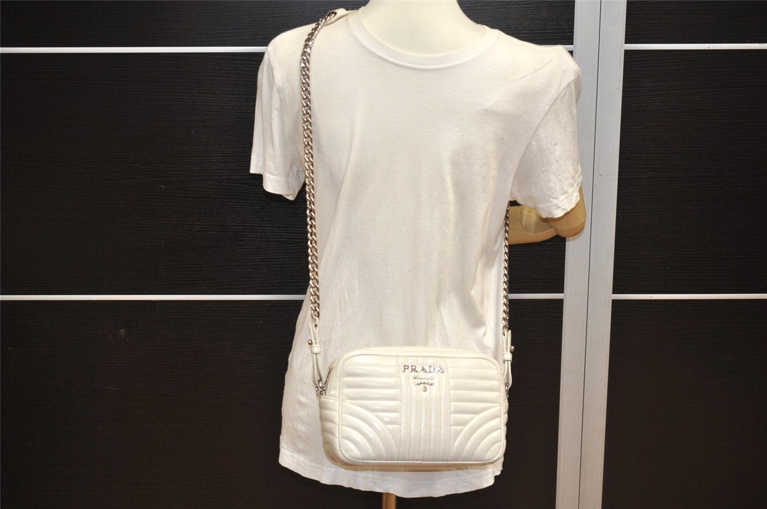 Authentic PRADA Leather Nappa Chain Shoulder Cross Body Bag Purse White 4825J