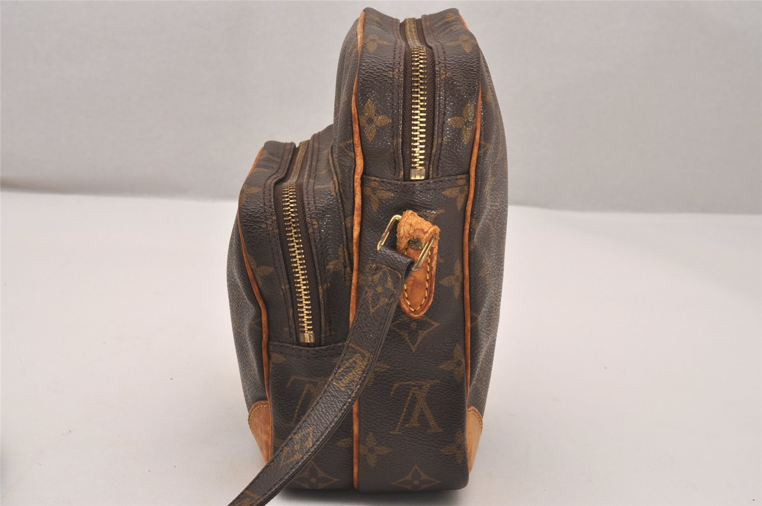 Authentic Louis Vuitton Monogram Amazone Shoulder Cross Bag M45236 LV Junk 4826J