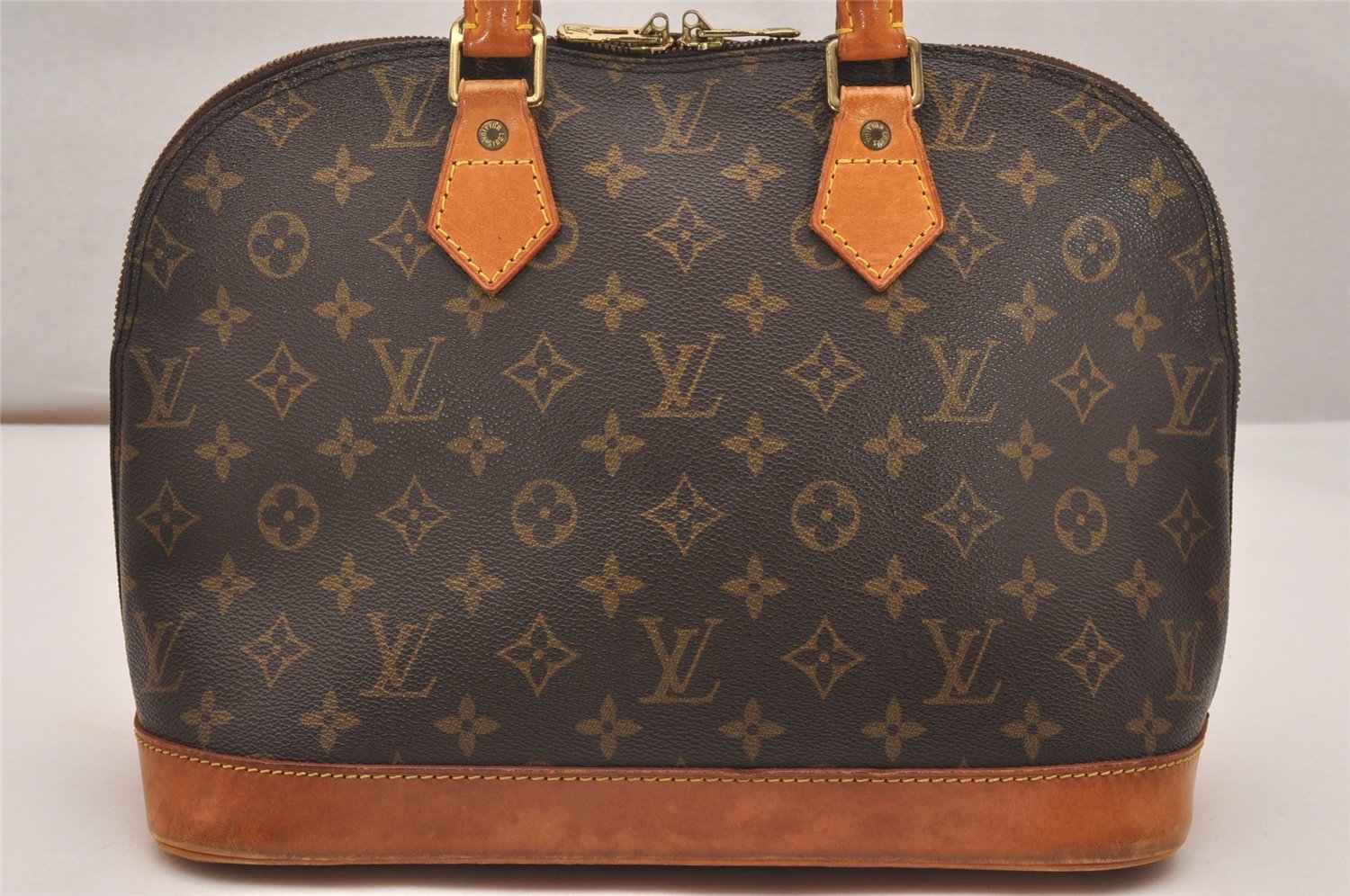 Authentic Louis Vuitton Monogram Alma Hand Bag Purse M51130 LV 4827J
