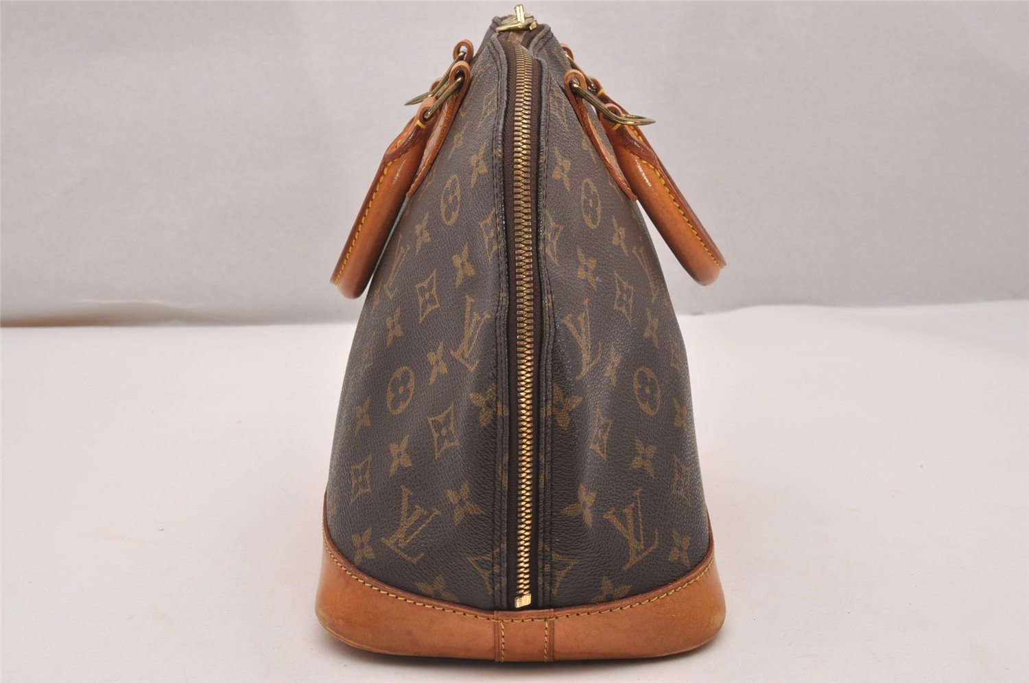 Authentic Louis Vuitton Monogram Alma Hand Bag Purse M51130 LV 4827J