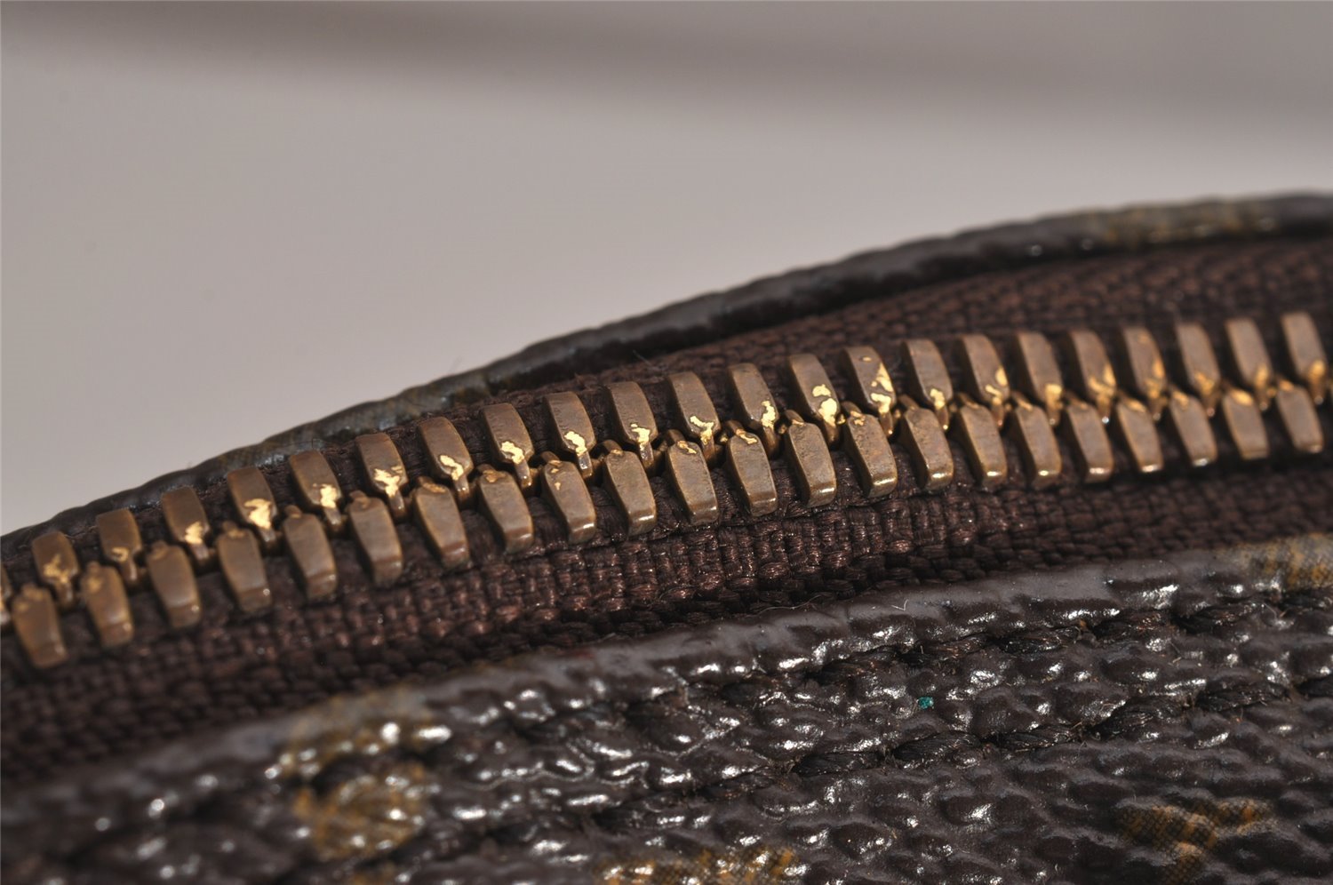 Authentic Louis Vuitton Monogram Alma Hand Bag Purse M51130 LV 4827J