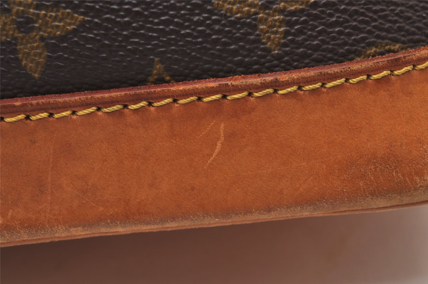 Authentic Louis Vuitton Monogram Alma Hand Bag Purse M51130 LV 4827J