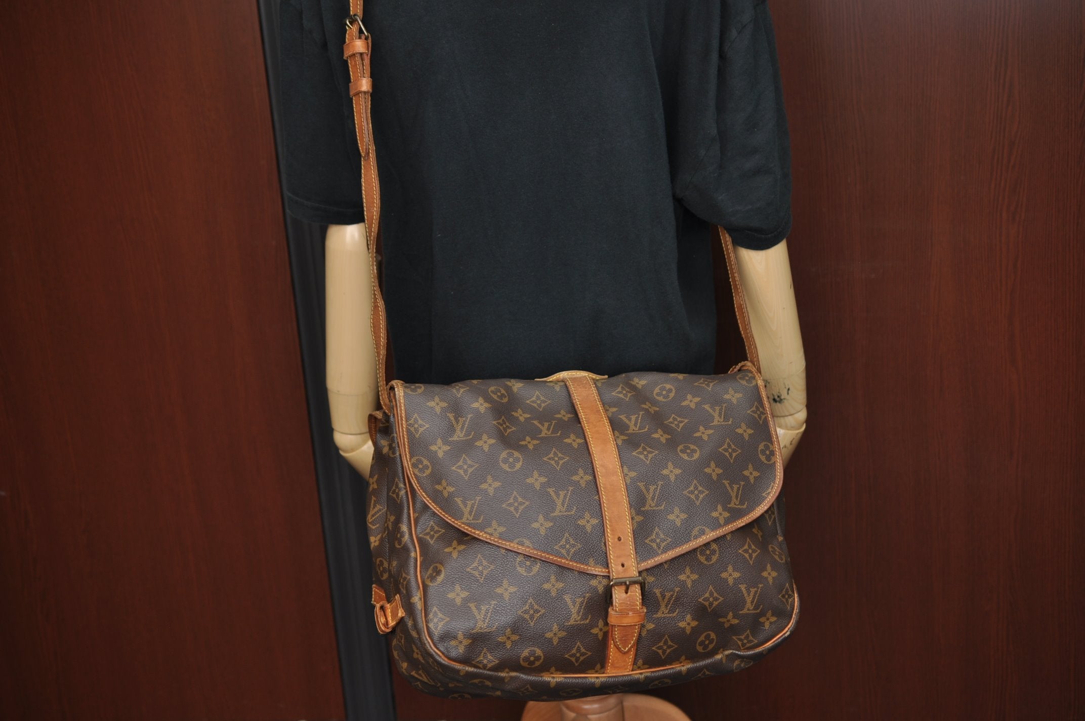 Authentic Louis Vuitton Monogram Saumur 35 Shoulder Cross Bag M42254 LV 4832H