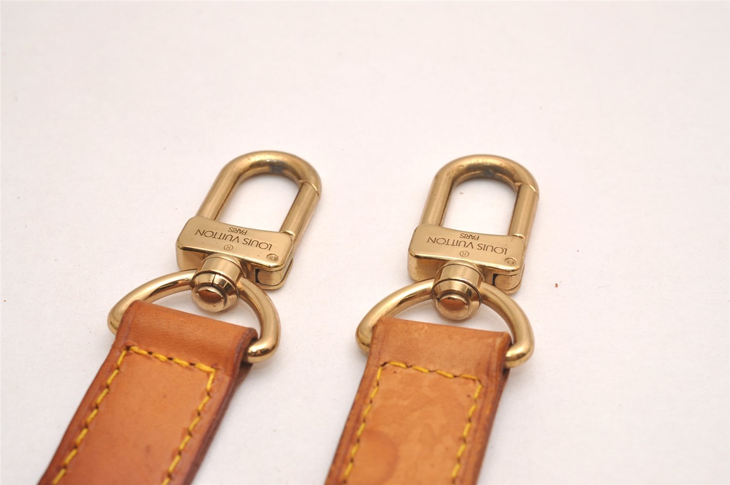 Authentic Louis Vuitton Leather Shoulder Strap Beige 40.2-47.2