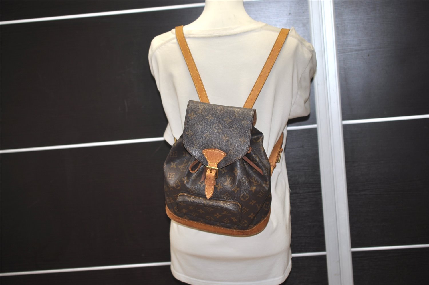 Authentic Louis Vuitton Monogram Montsouris MM Backpack M51136 LV 4840J