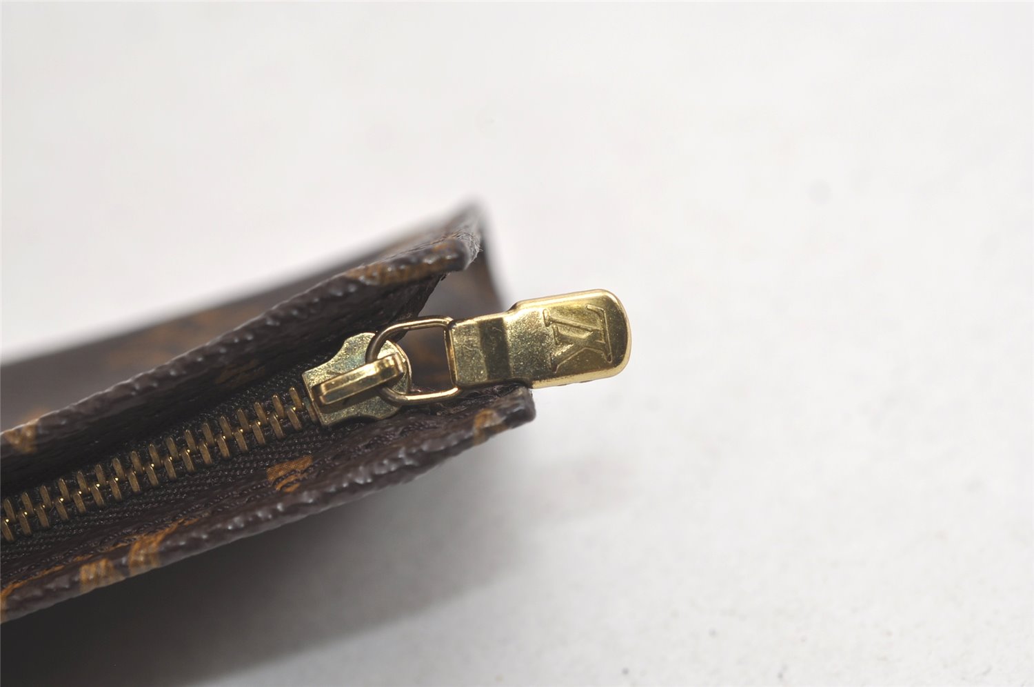 Authentic Louis Vuitton Monogram Pouch For Bucket PM LV 4843K