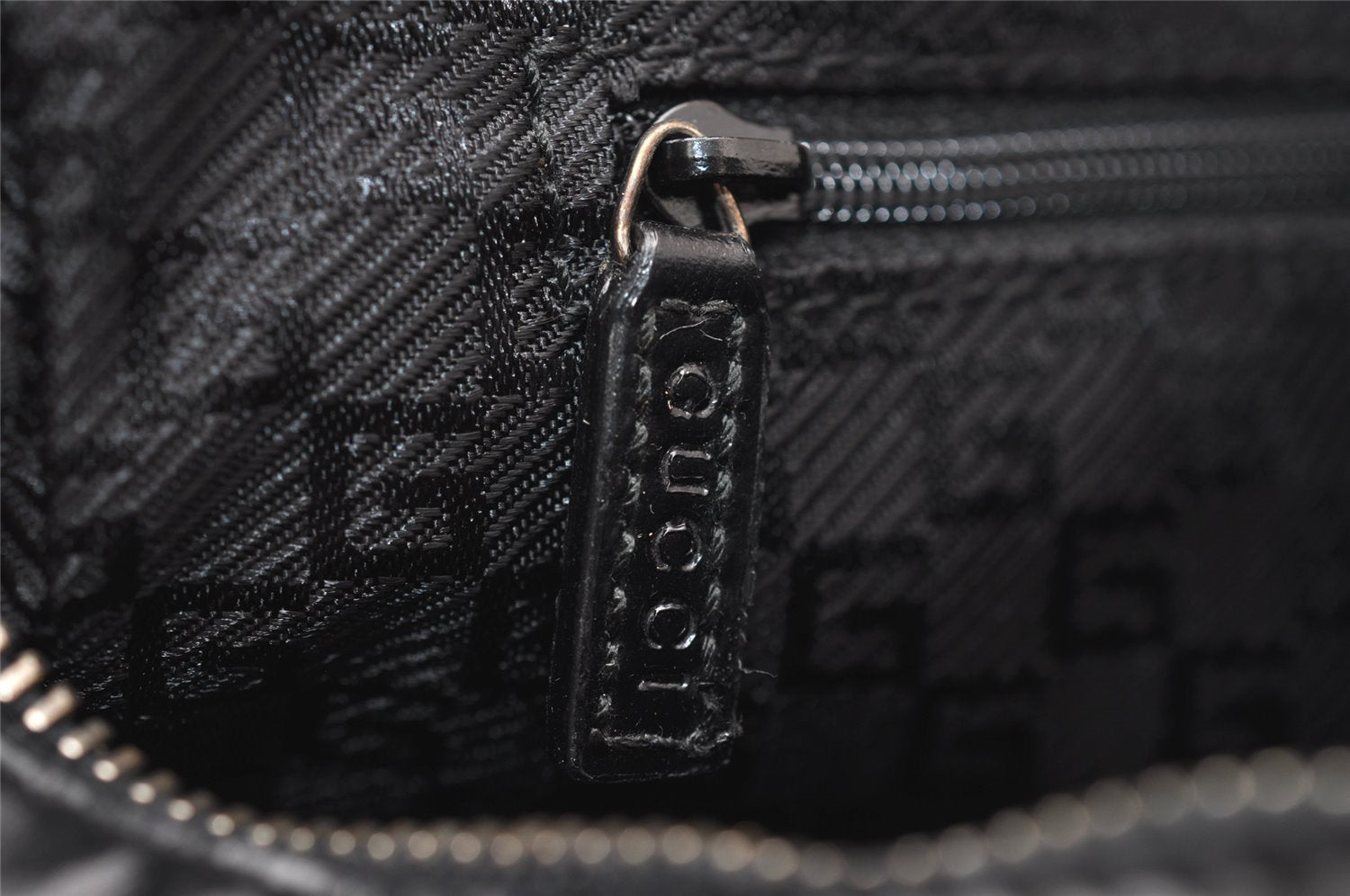 Authentic GUCCI Vintage Shoulder Hand Bag Purse Leather 0013812 Black 4854J