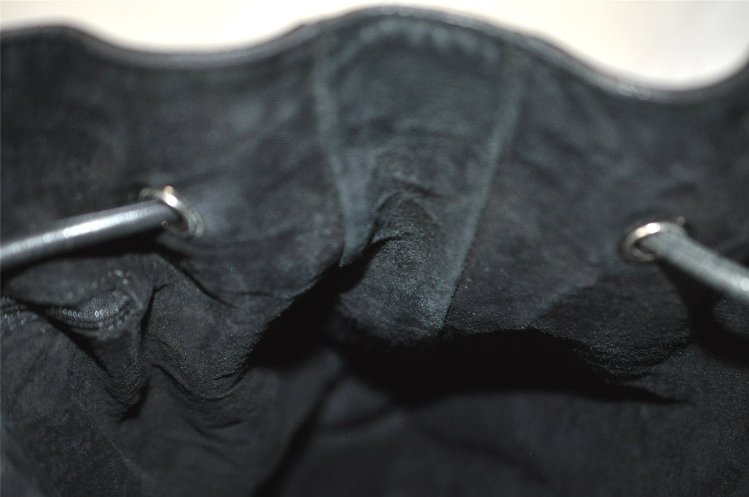 Authentic GUCCI Vintage Shoulder Bag Purse Leather 0013746 Black 4856I