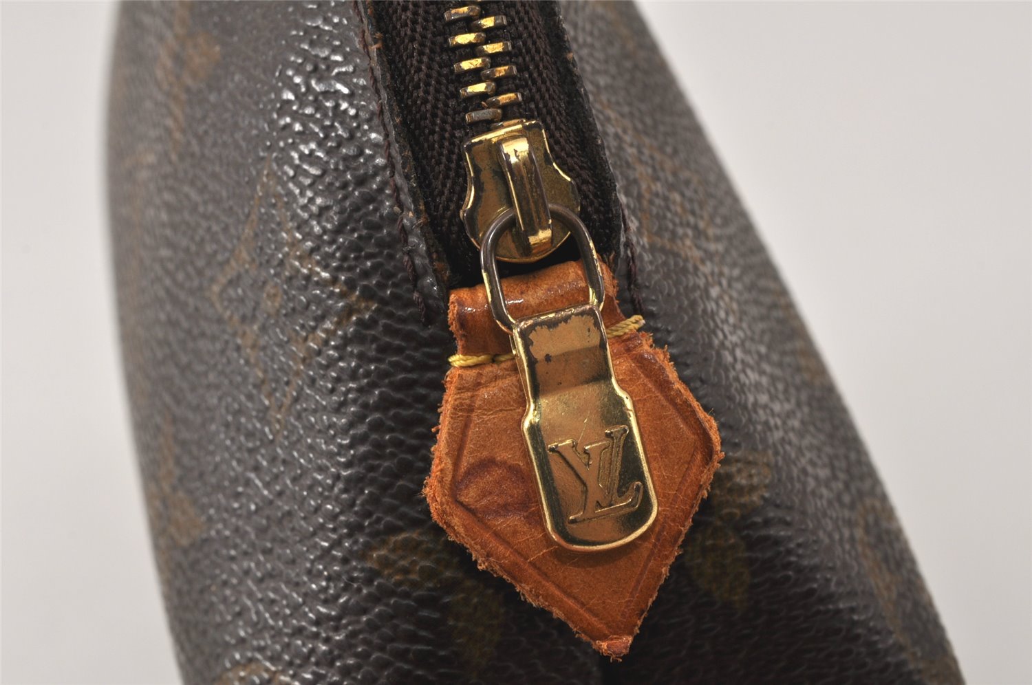 Authentic Louis Vuitton Monogram Pochette Cosmetic Pouch M47515 Junk 4858K