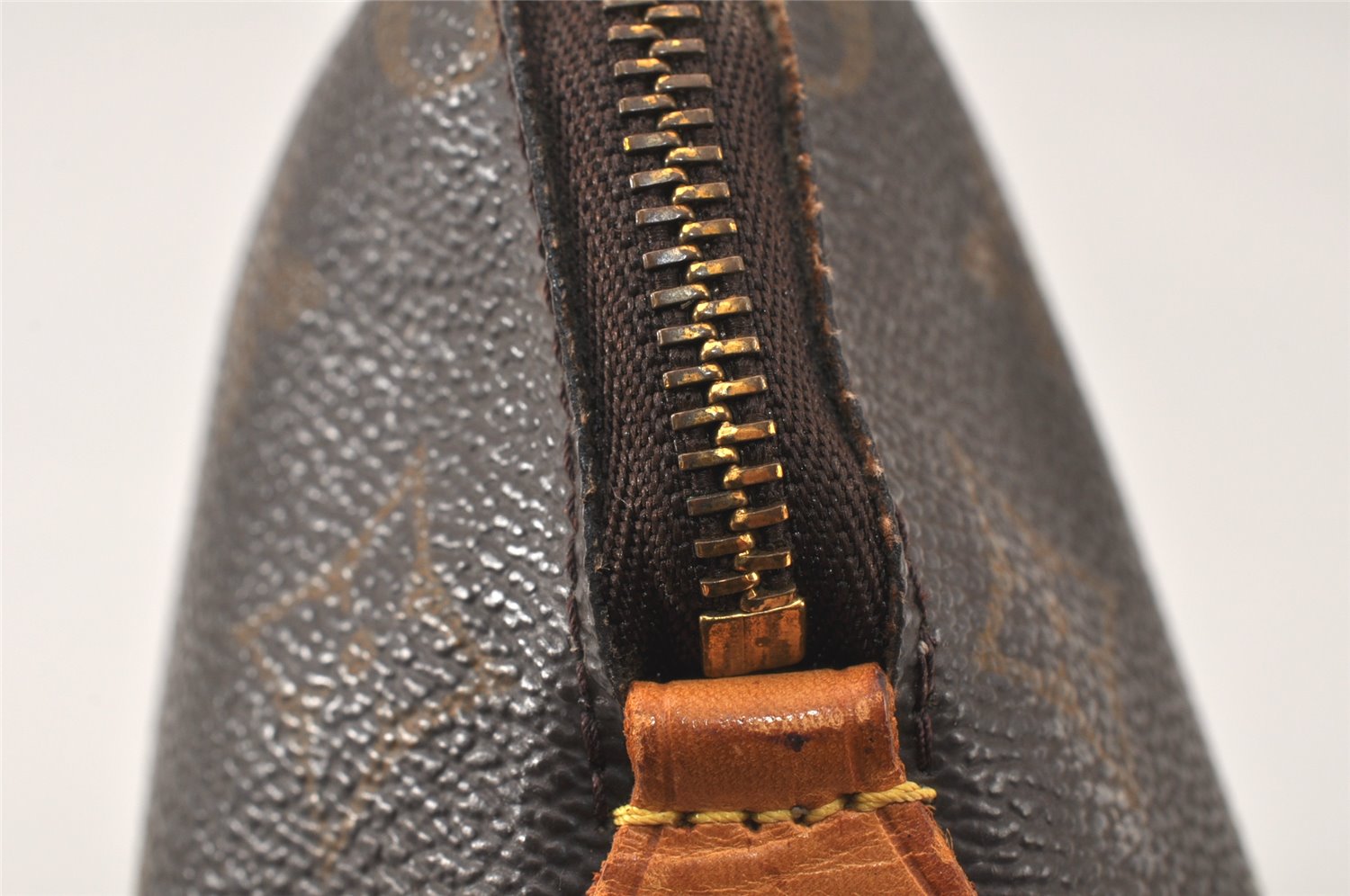 Authentic Louis Vuitton Monogram Pochette Cosmetic Pouch M47515 Junk 4858K