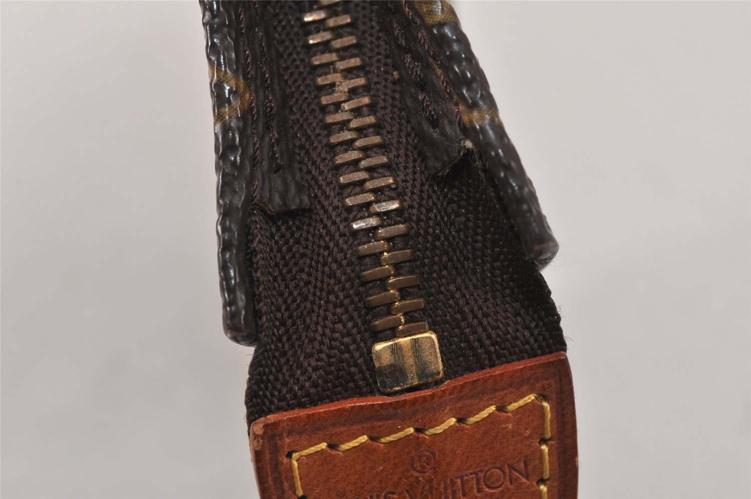 Authentic Louis Vuitton Monogram Pouch For Bucket GM LV Junk 4859K