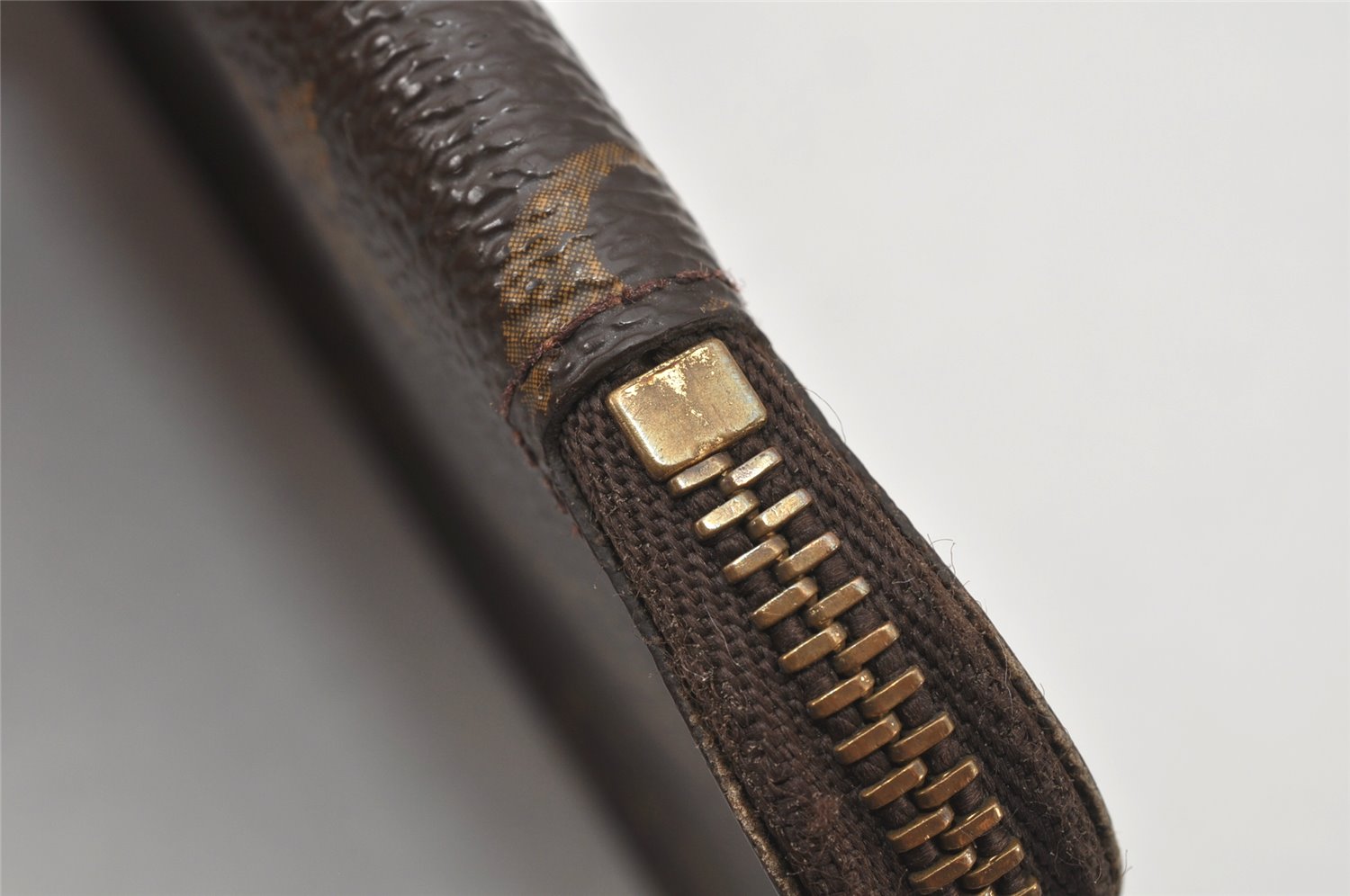 Authentic Louis Vuitton Monogram Pochette 6 Cles Key Case Holder M62610 LV 4866K