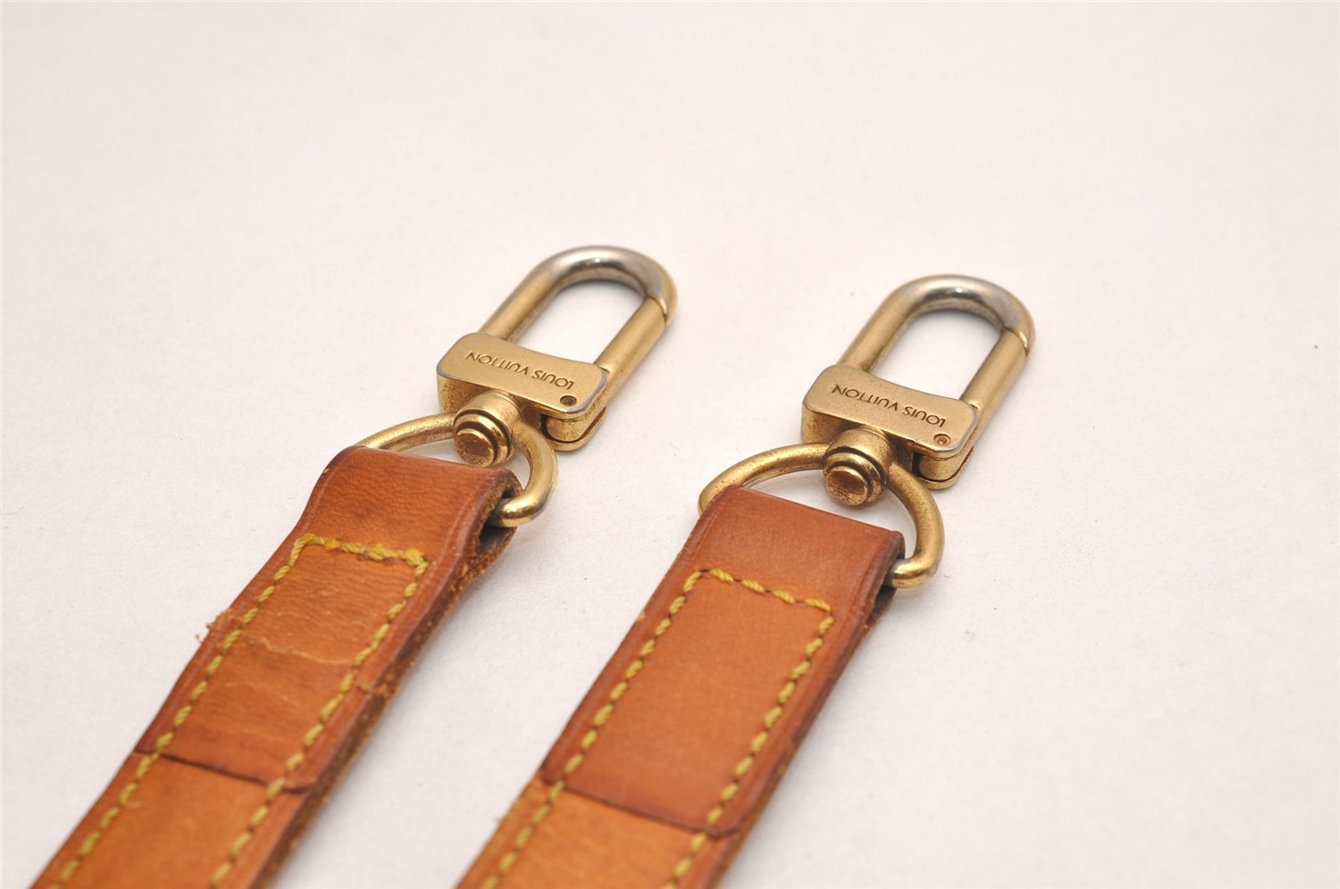 Authentic Louis Vuitton Leather Shoulder Strap Beige 35.8-42.5