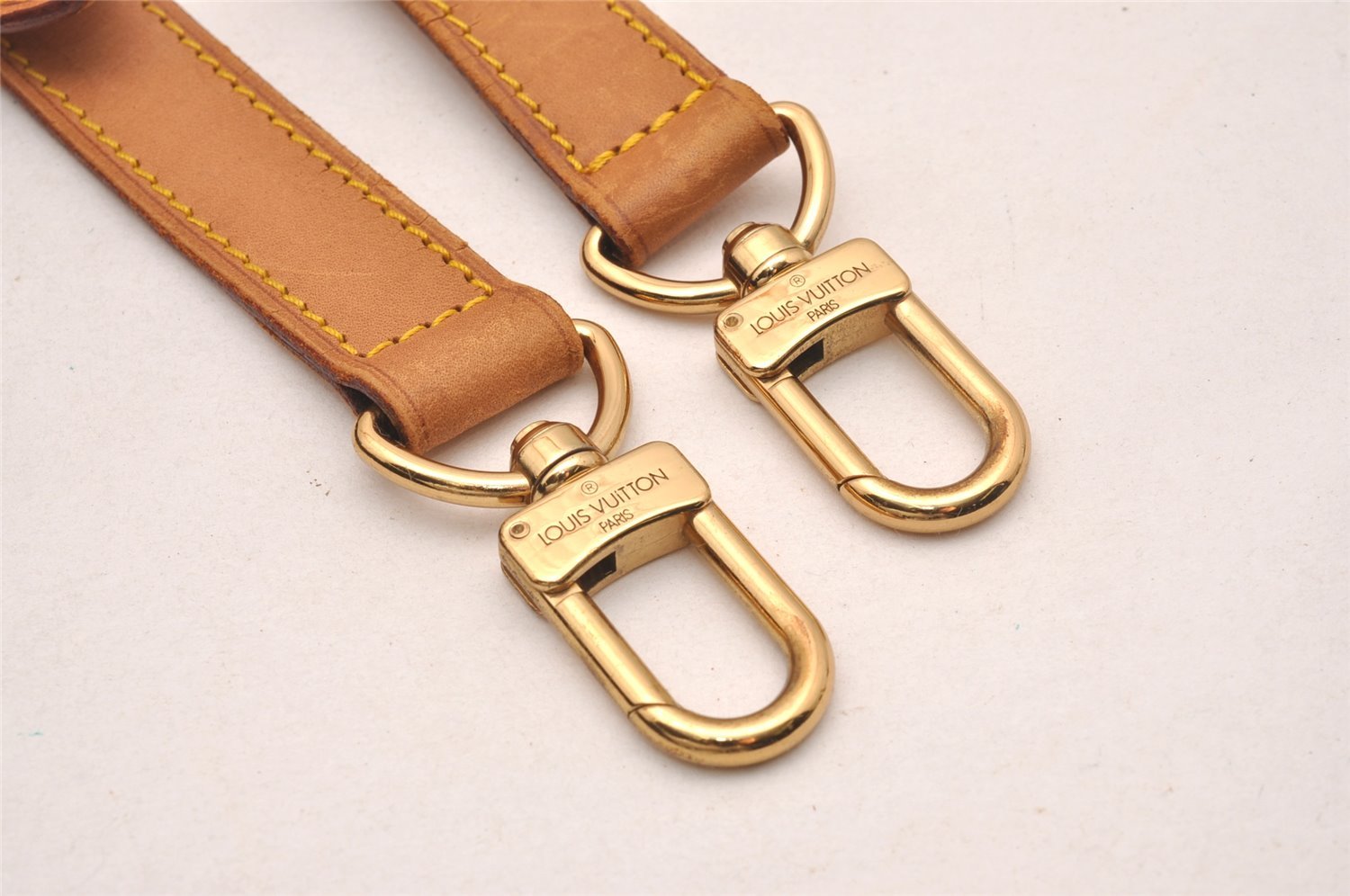 Authentic Louis Vuitton Leather Shoulder Strap Beige 40.2-46.9