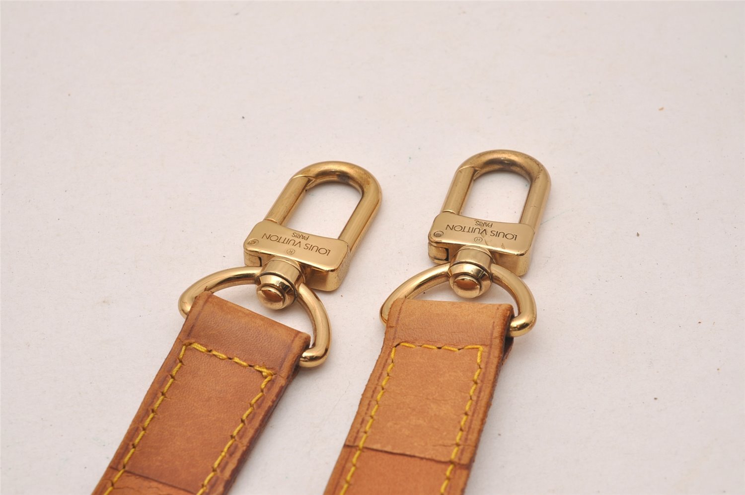 Authentic Louis Vuitton Leather Shoulder Strap Beige 40.2-46.9