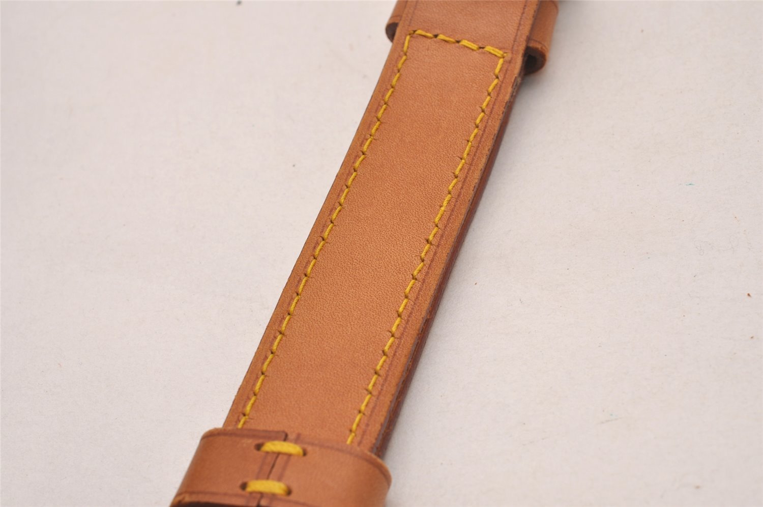 Authentic Louis Vuitton Leather Shoulder Strap Beige 40.2-46.9