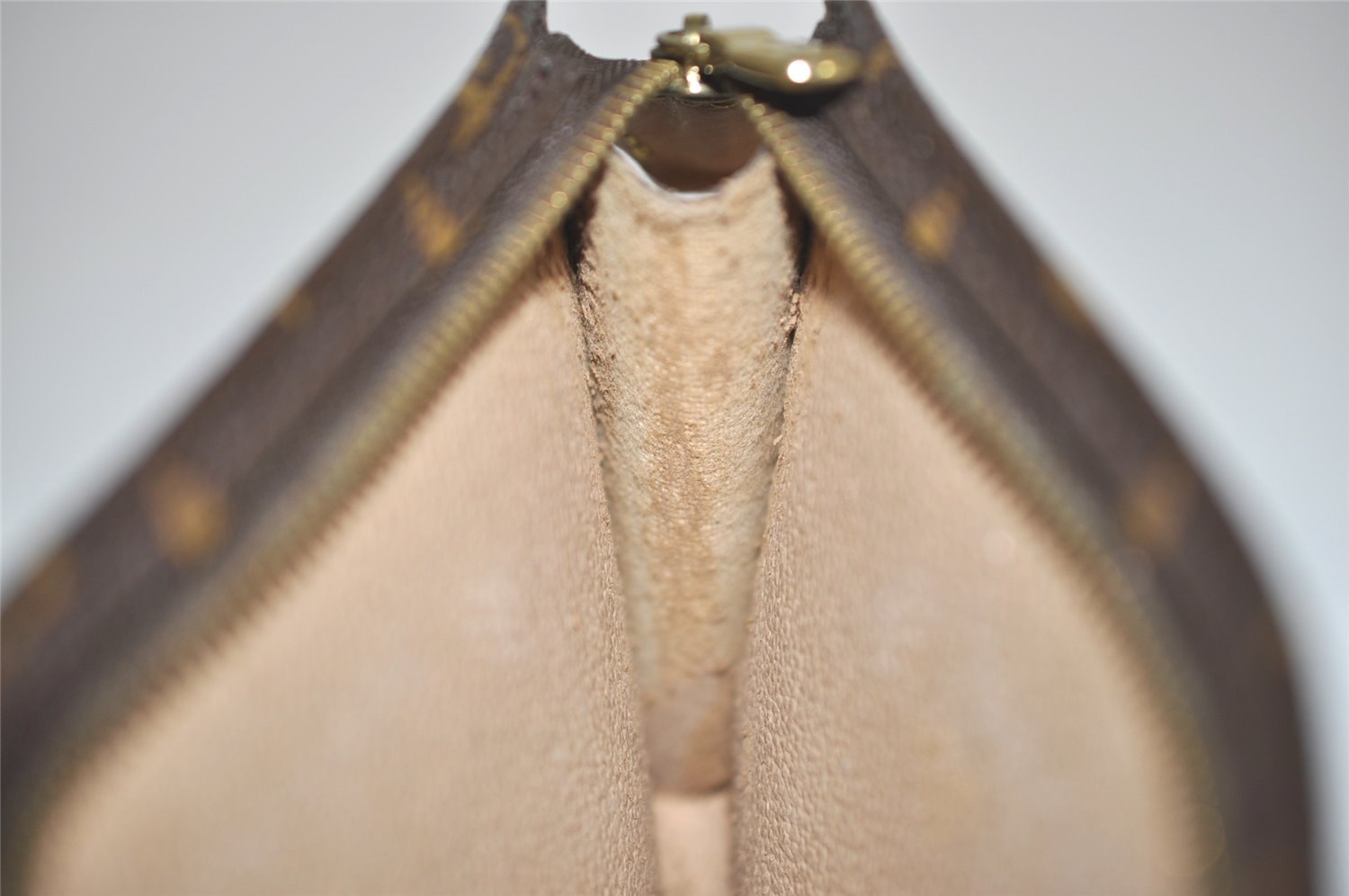 Authentic Louis Vuitton Monogram Pouch For Bucket GM LV 4876I